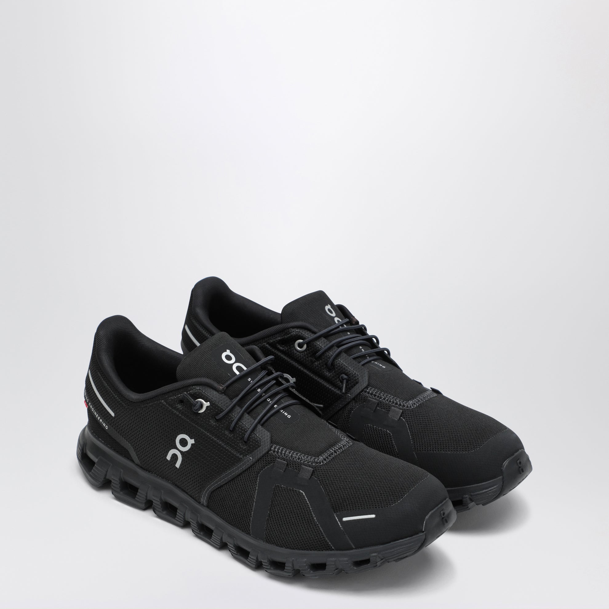 Cloud 6 Sneakers in Schwarz