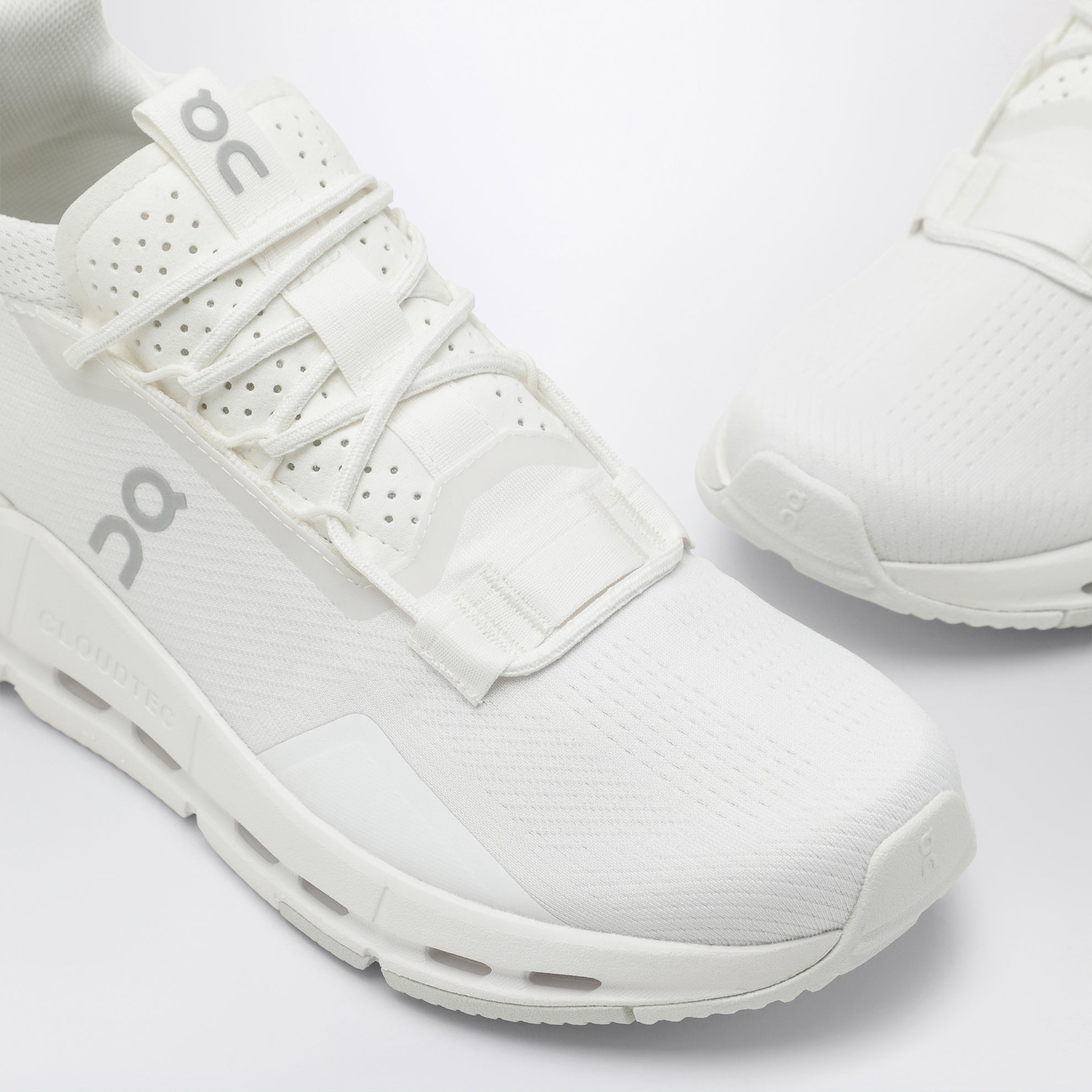 Cloudnova 2 sneakers in White