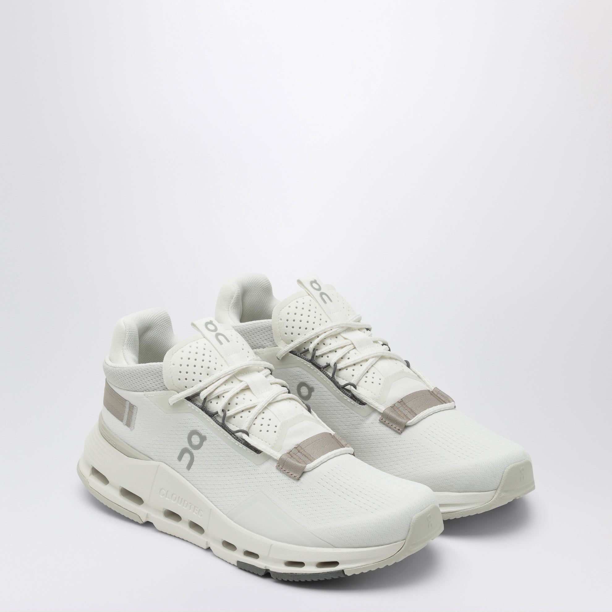 Cloudnova 2 sneakers in Ice / Sand