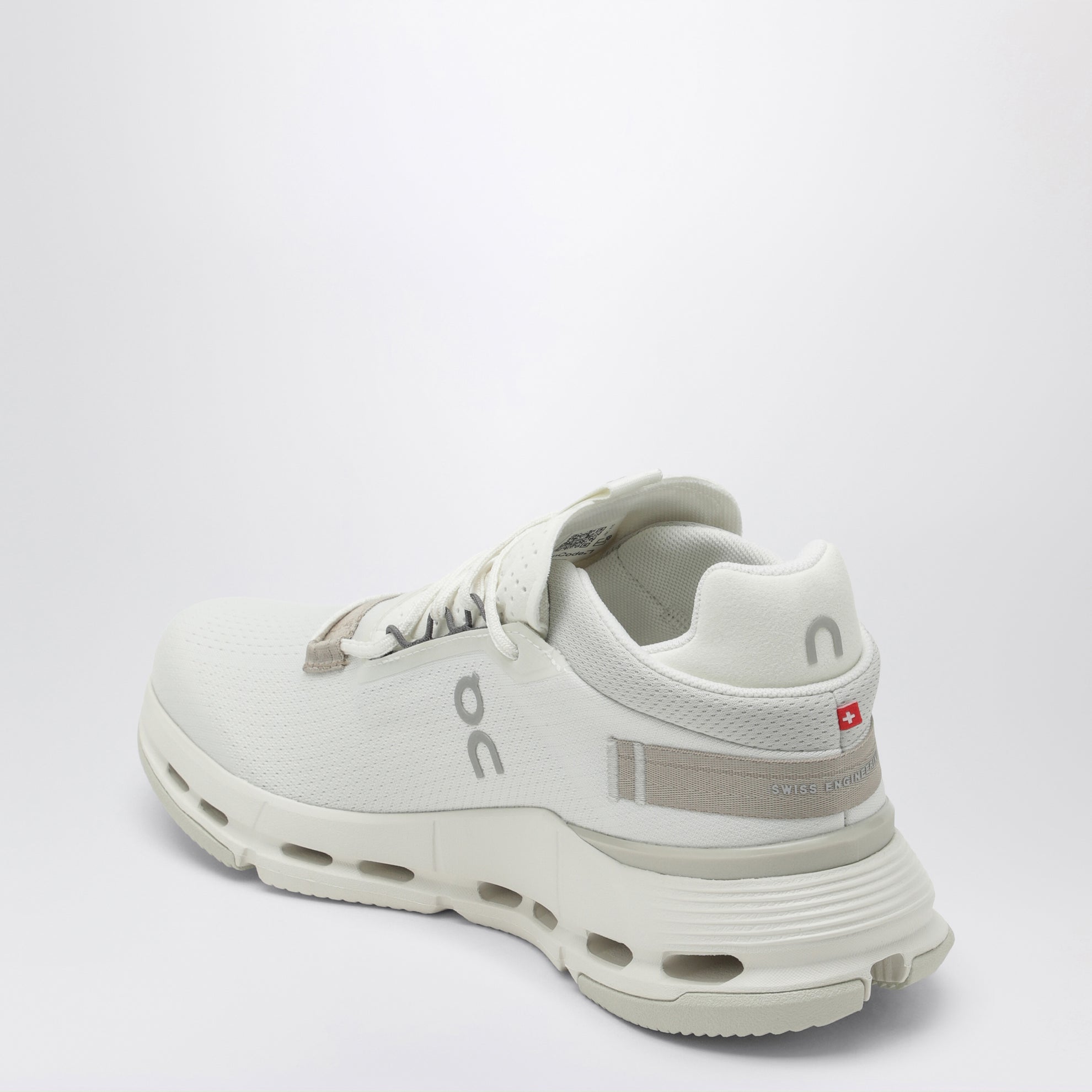 Cloudnova 2 sneakers in Ice / Sand