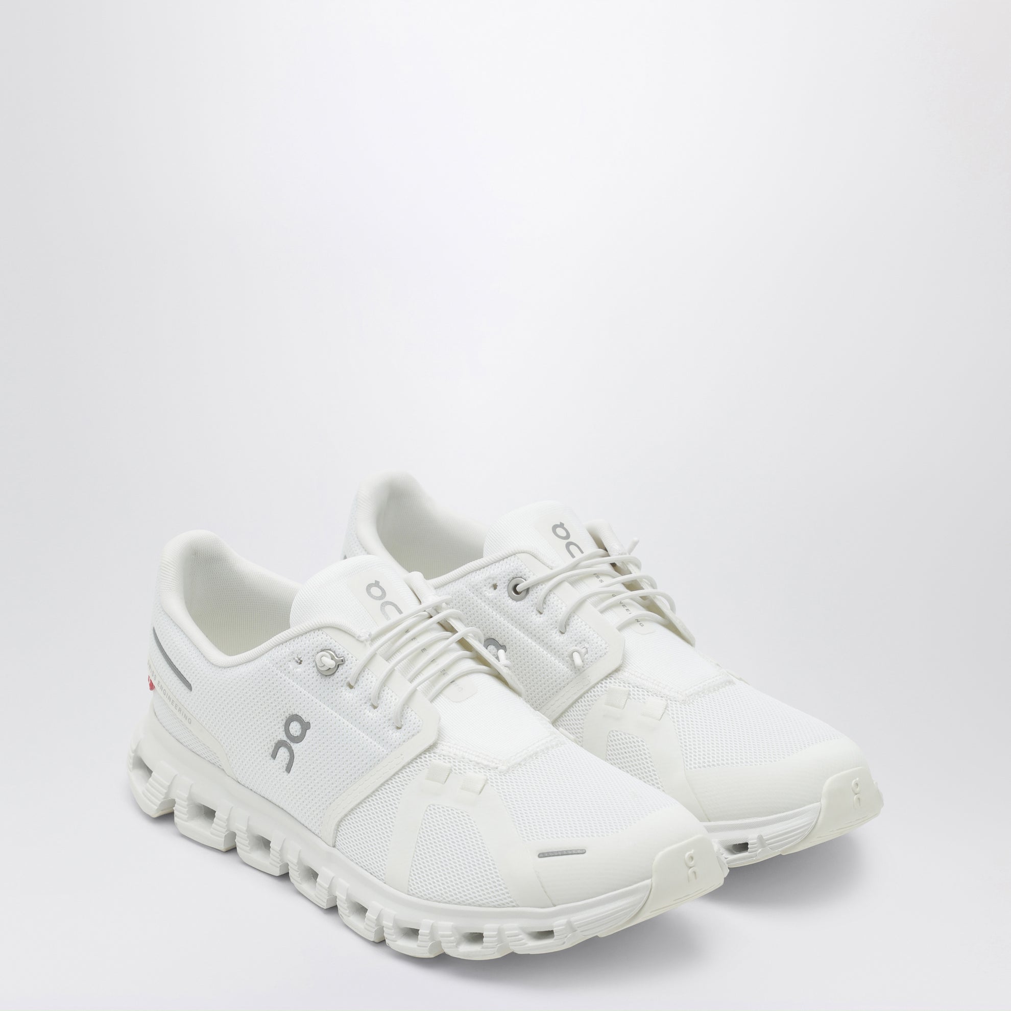 Cloud 6 sneakers in White