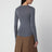 Grauer Feinstrickpullover aus Wolle