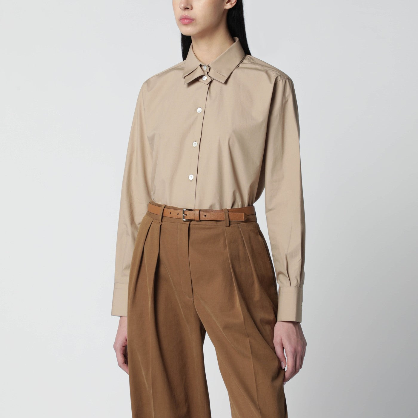Chemise beige à double col