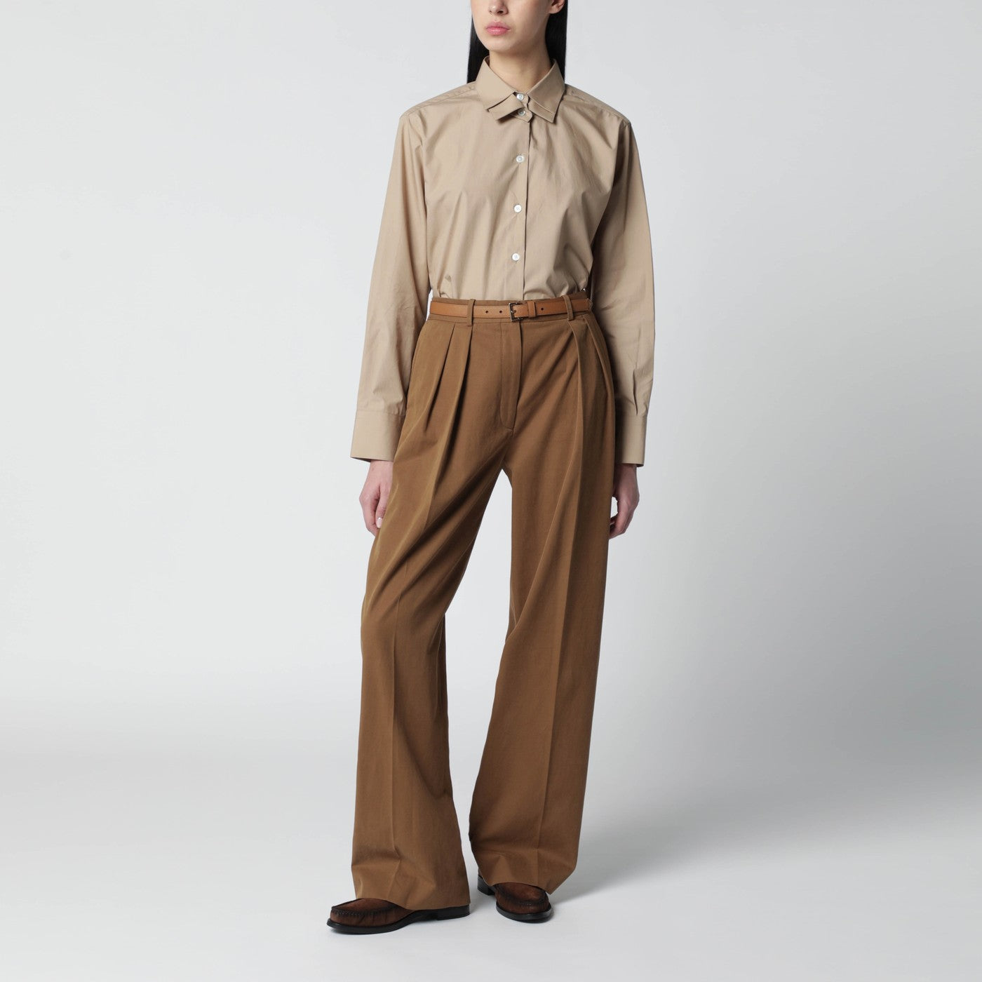 Chemise beige à double col