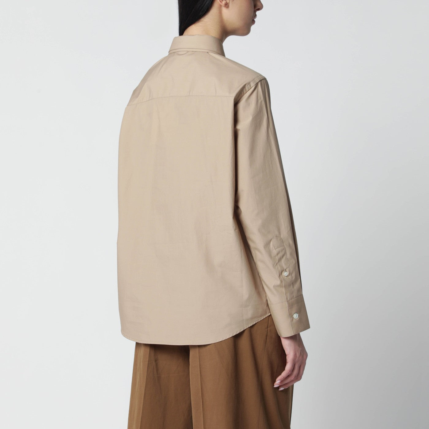 Chemise beige à double col