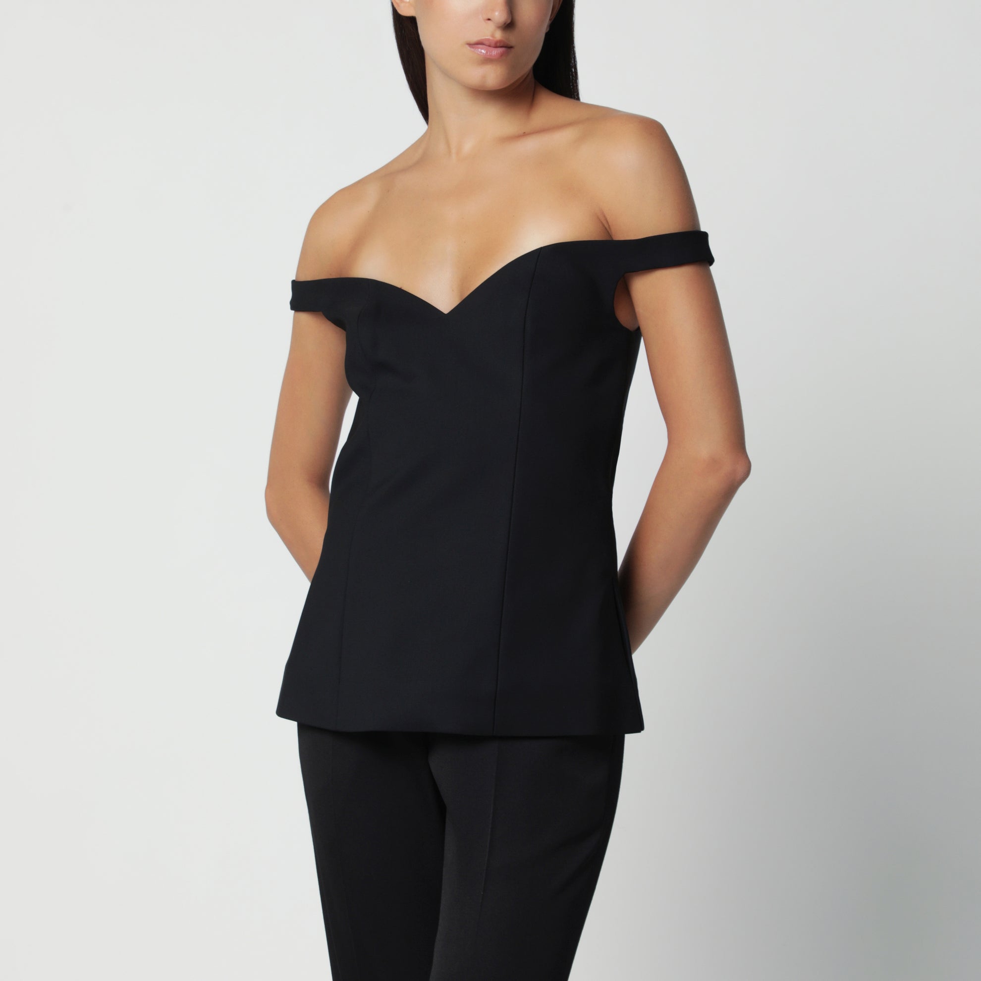Top con spalle scoperte nero