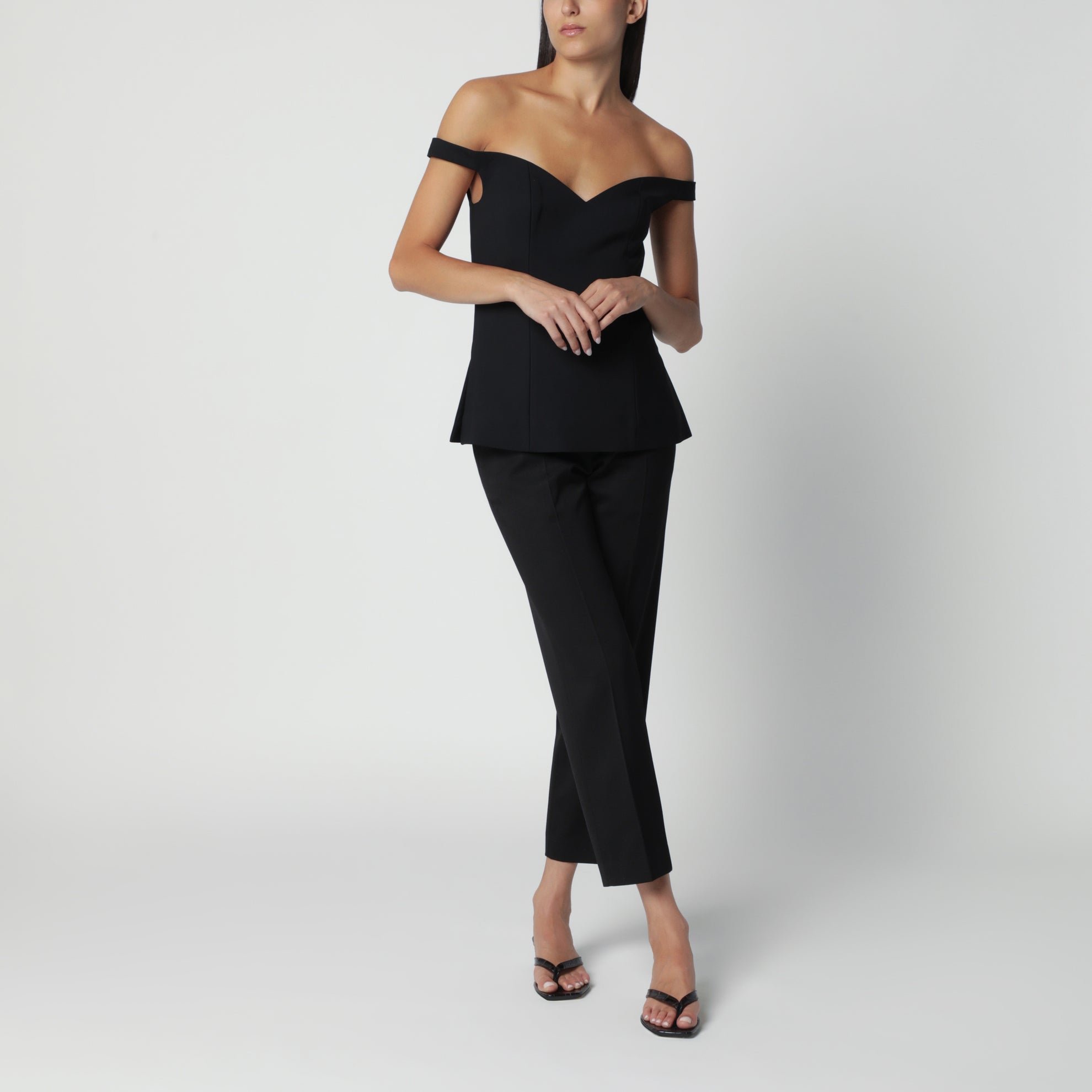 Top con spalle scoperte nero