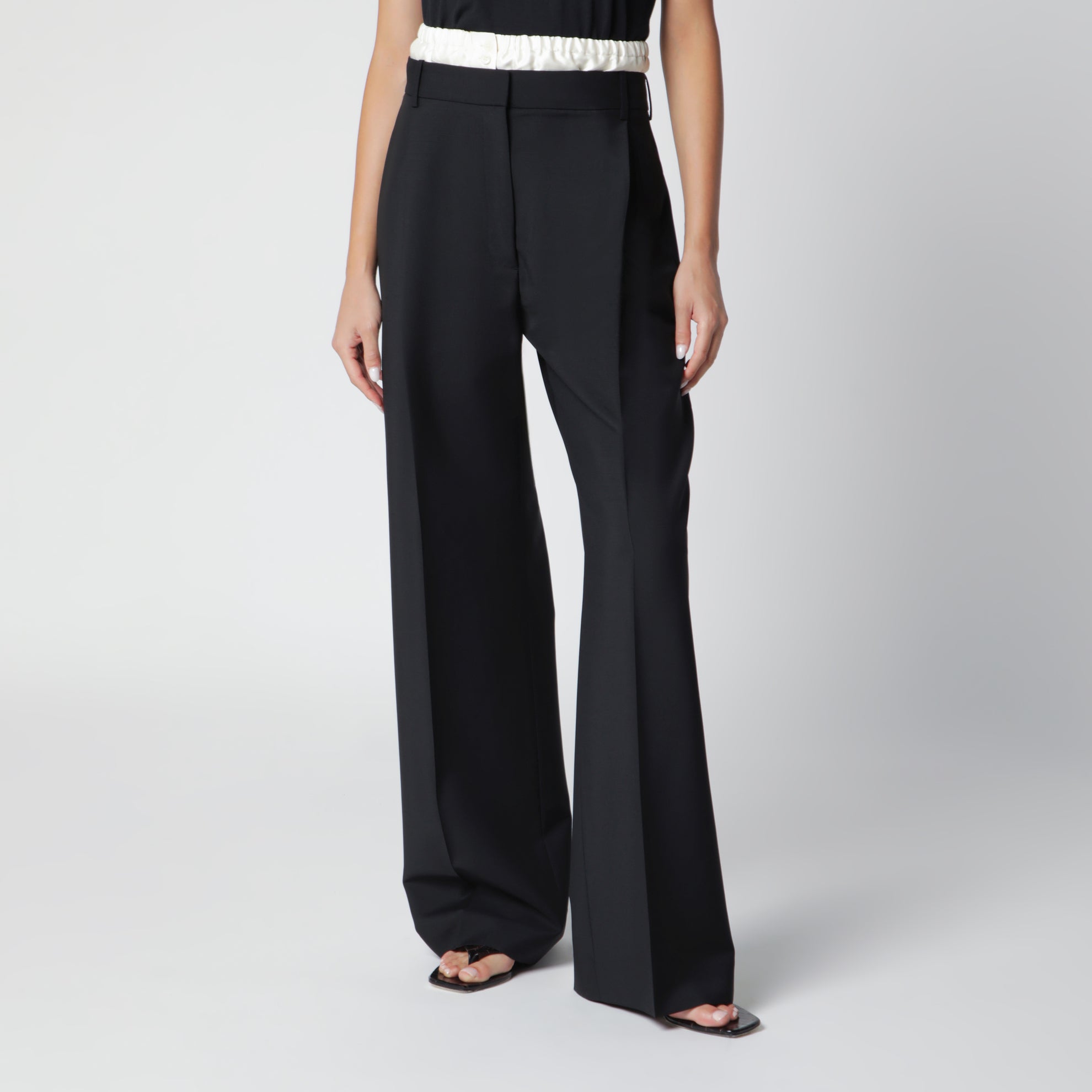 Pantaloni neri con dettaglio boxer