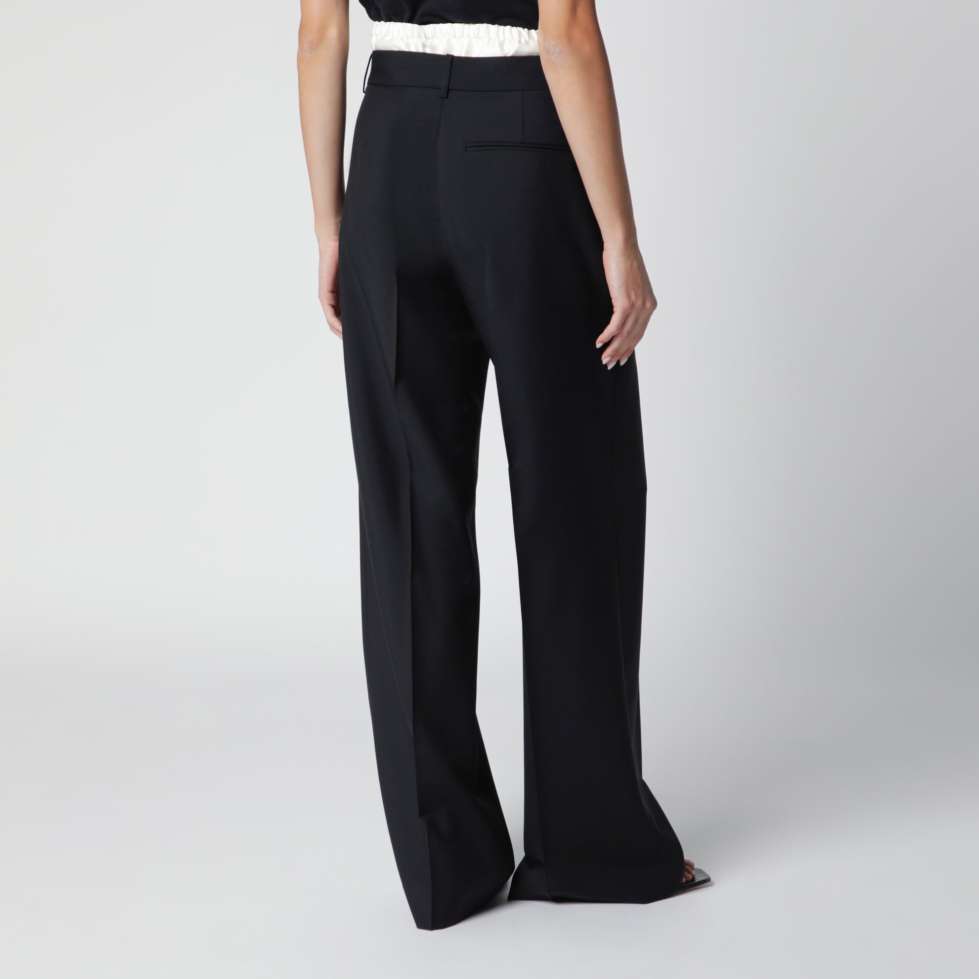 Pantaloni neri con dettaglio boxer