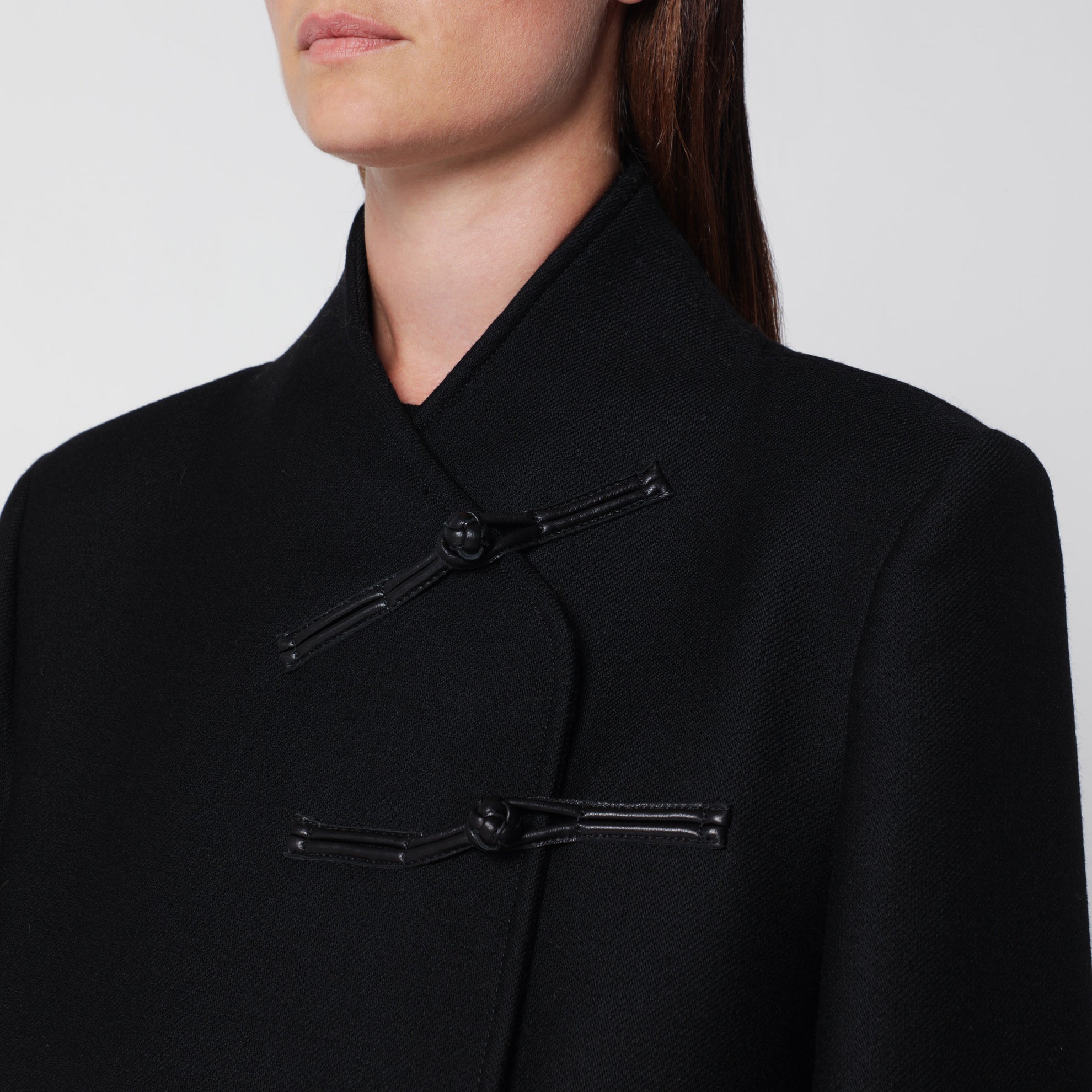 Black virgin wool coat with Pankou fastening
