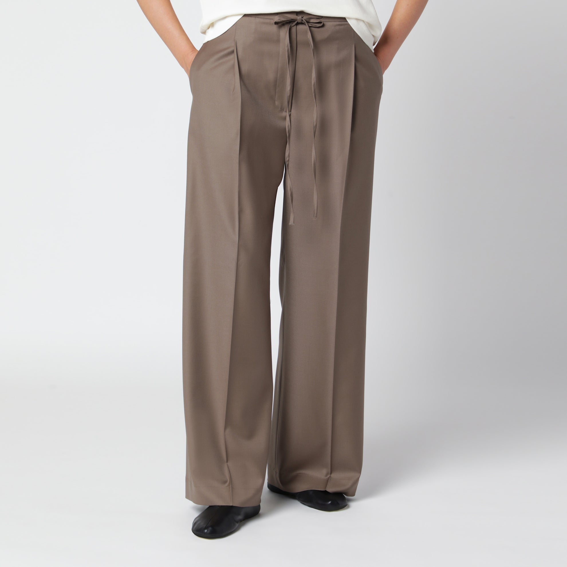 Pantaloni a gamba larga in lana vergine marroni