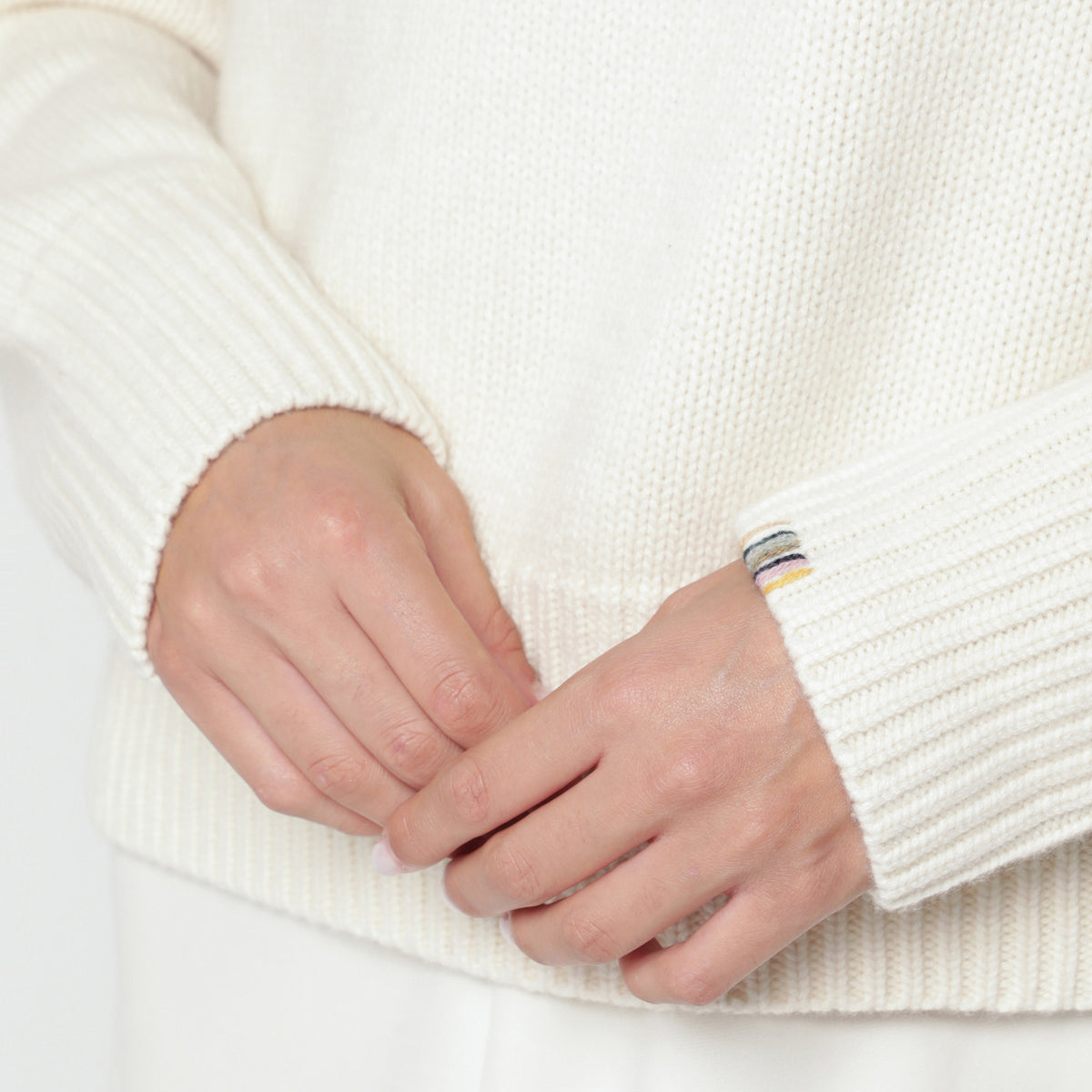 Maglione Xtra Crop color crema in cashmere