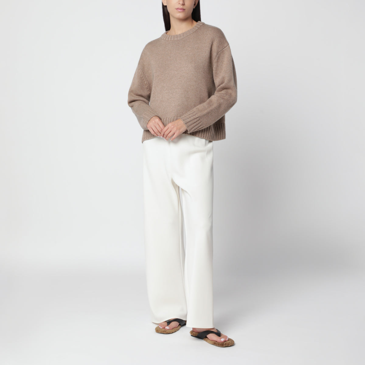 Maglione girocollo Cru beige in misto cashmere