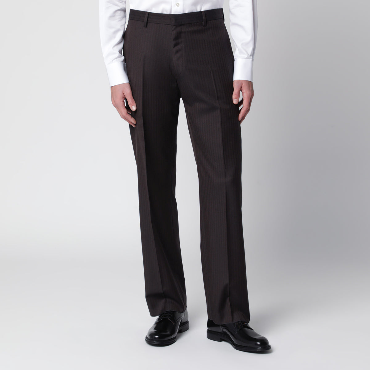 Brown double-breasted suit in wool