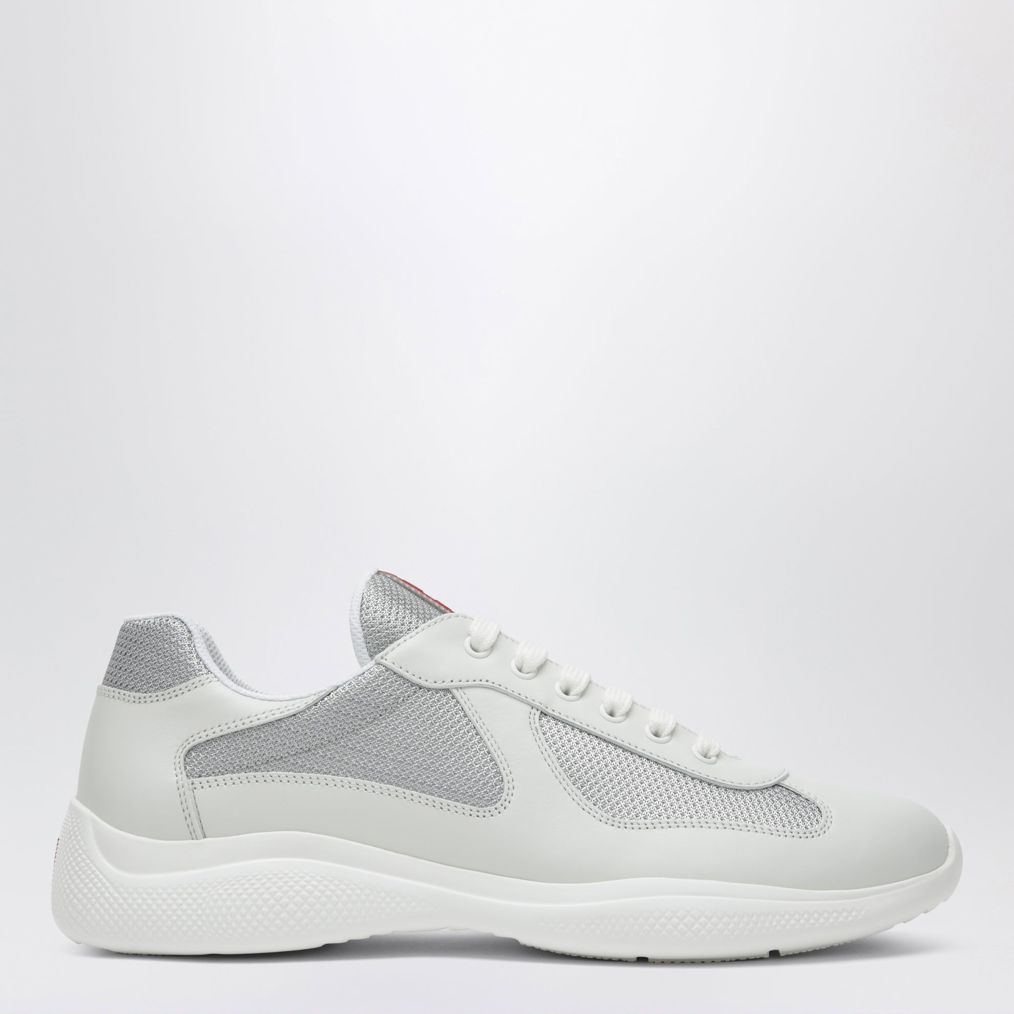 White/silver America's Cup trainers