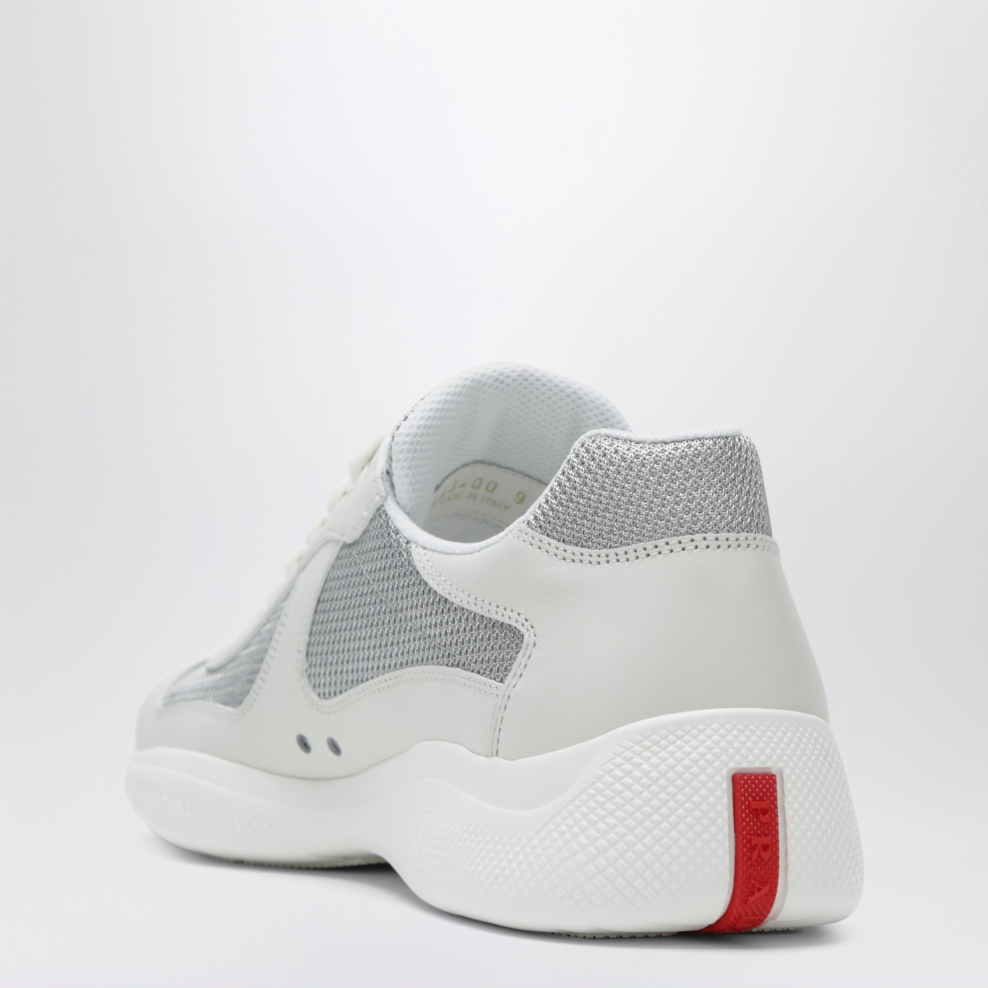 White/silver America's Cup trainers
