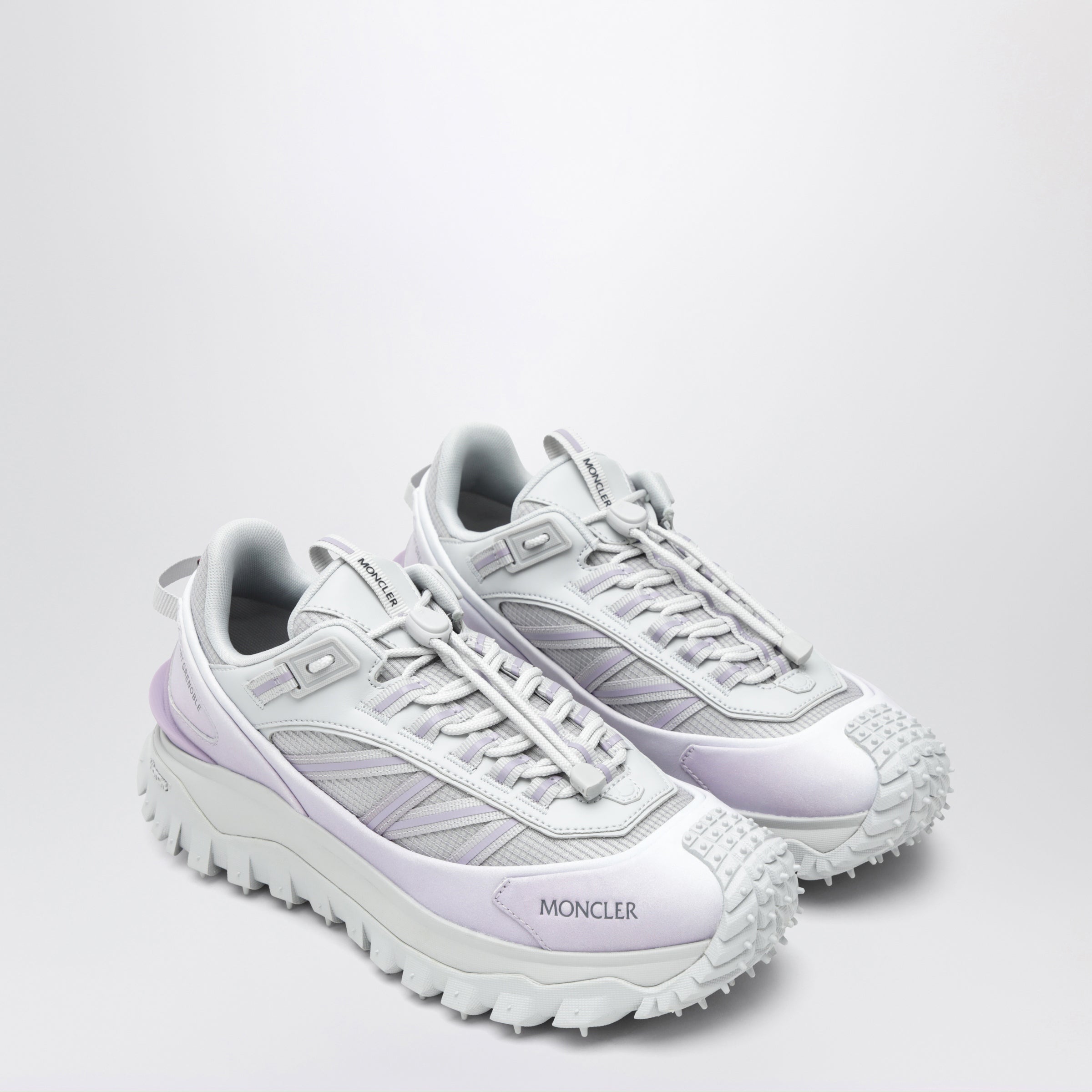 MONCLER スニーカー ホワイト パープル Moncler Trailgrip GTX Sneakers in white and lilac | TheDoubleF