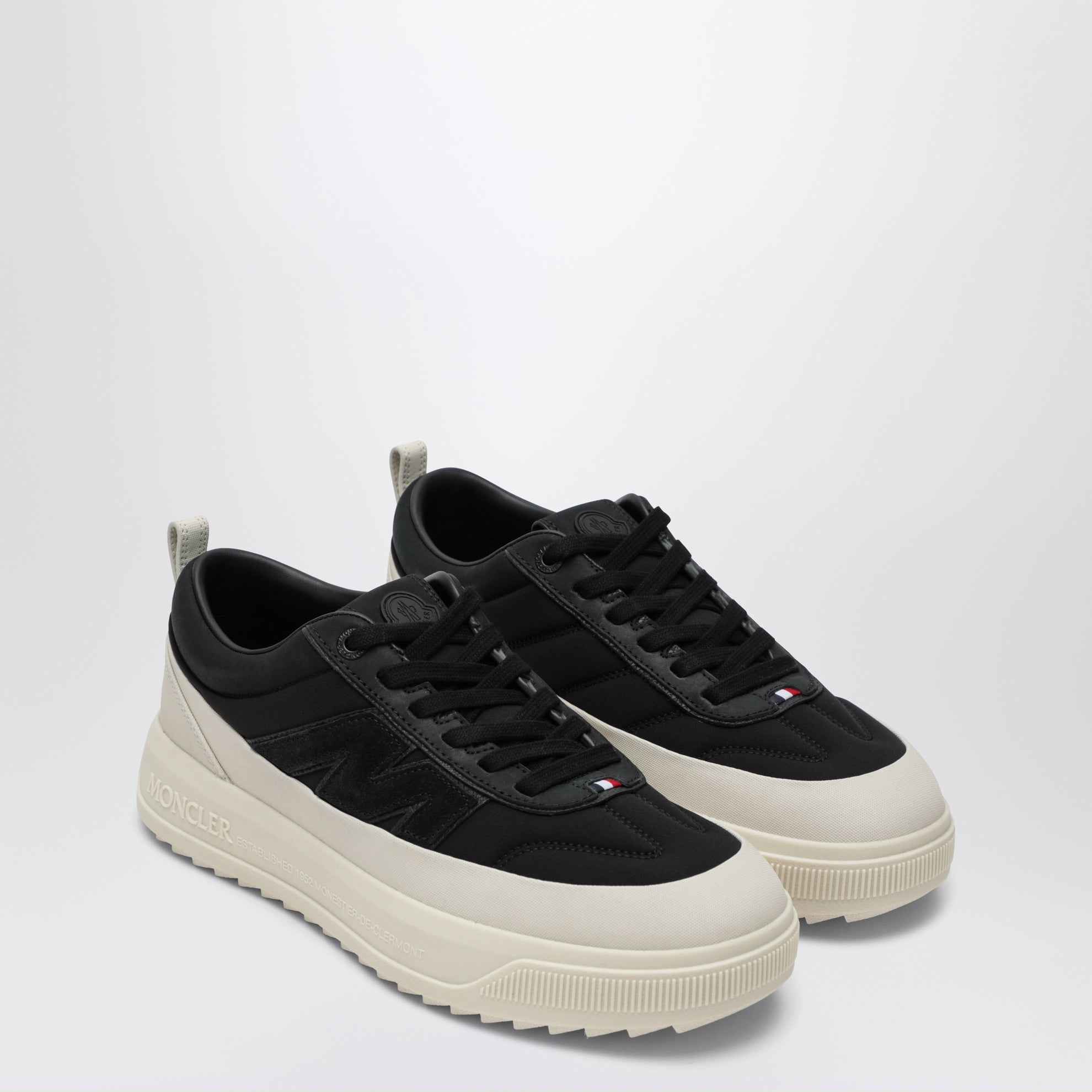 Baskets Altive en nubuck et daim noires