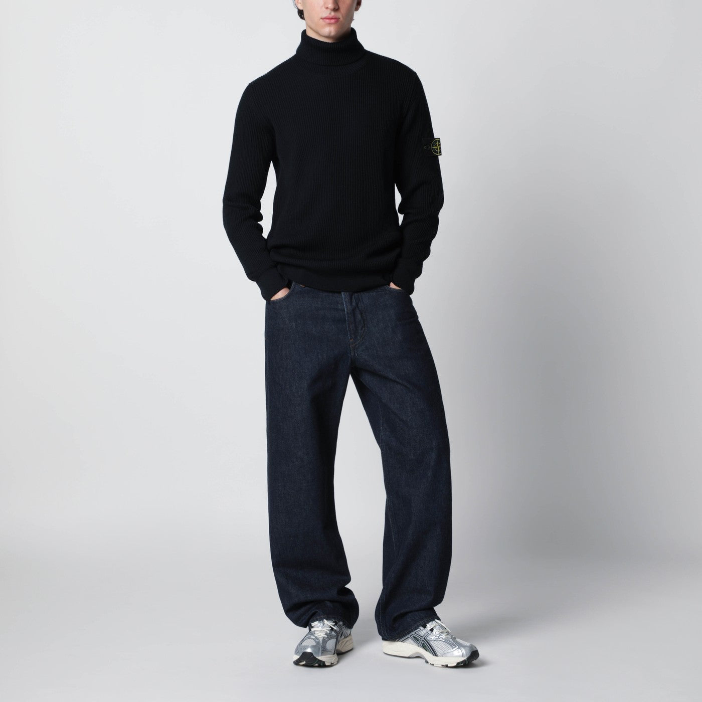 Navy blue turtleneck sweater with regular fit