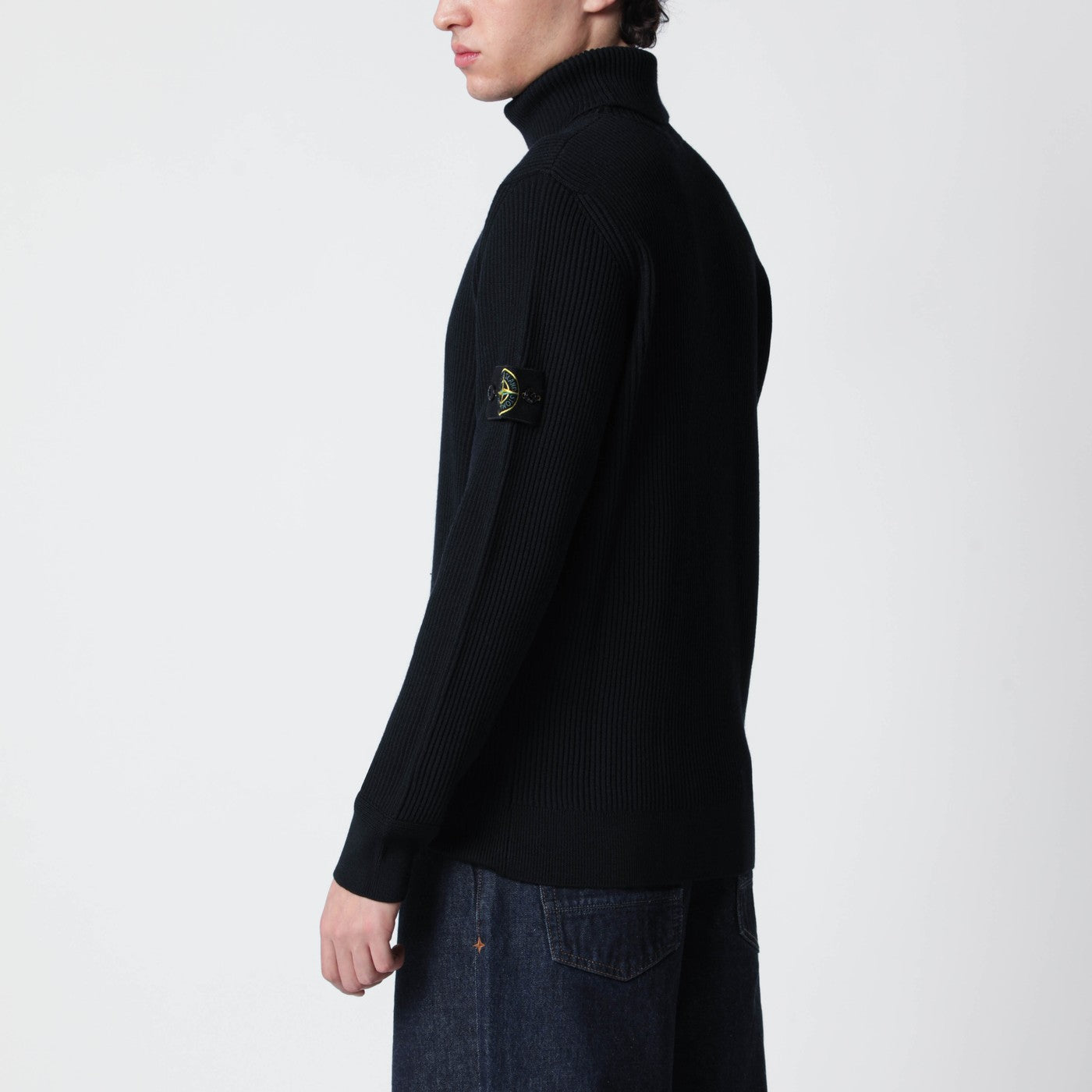 Navy blue turtleneck sweater with regular fit