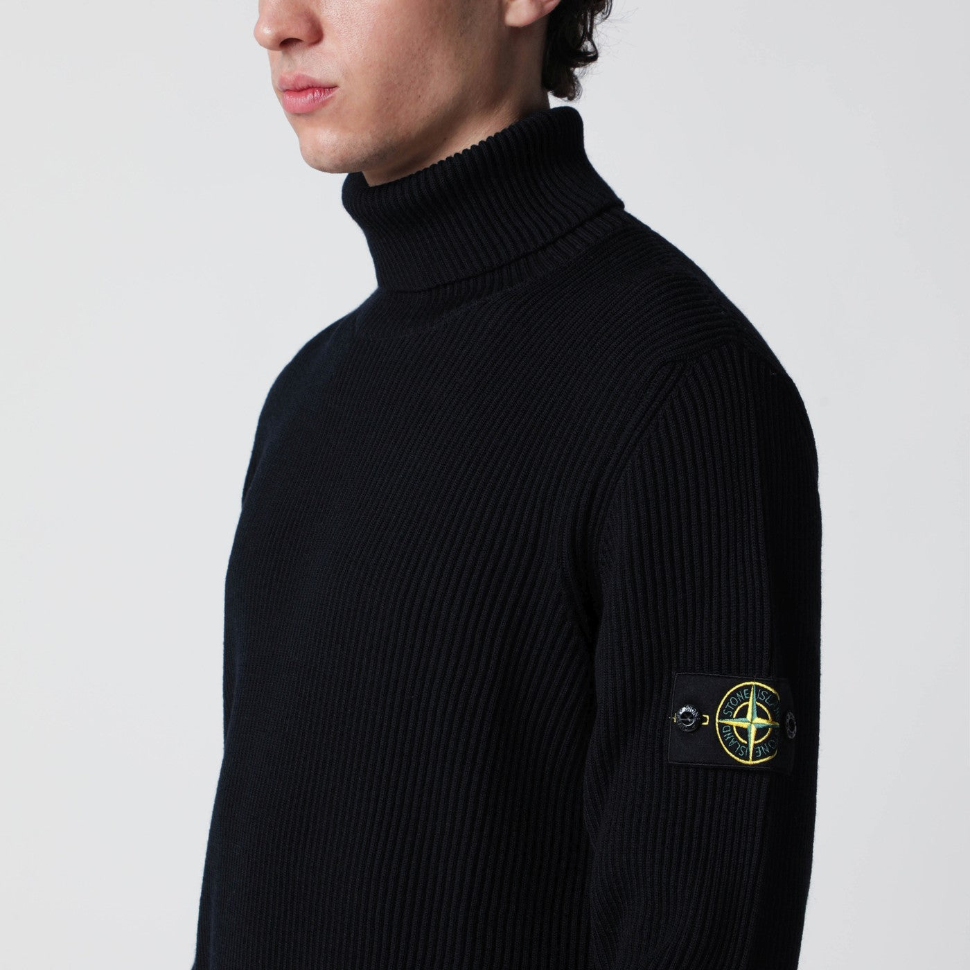 Navy blue turtleneck sweater with regular fit