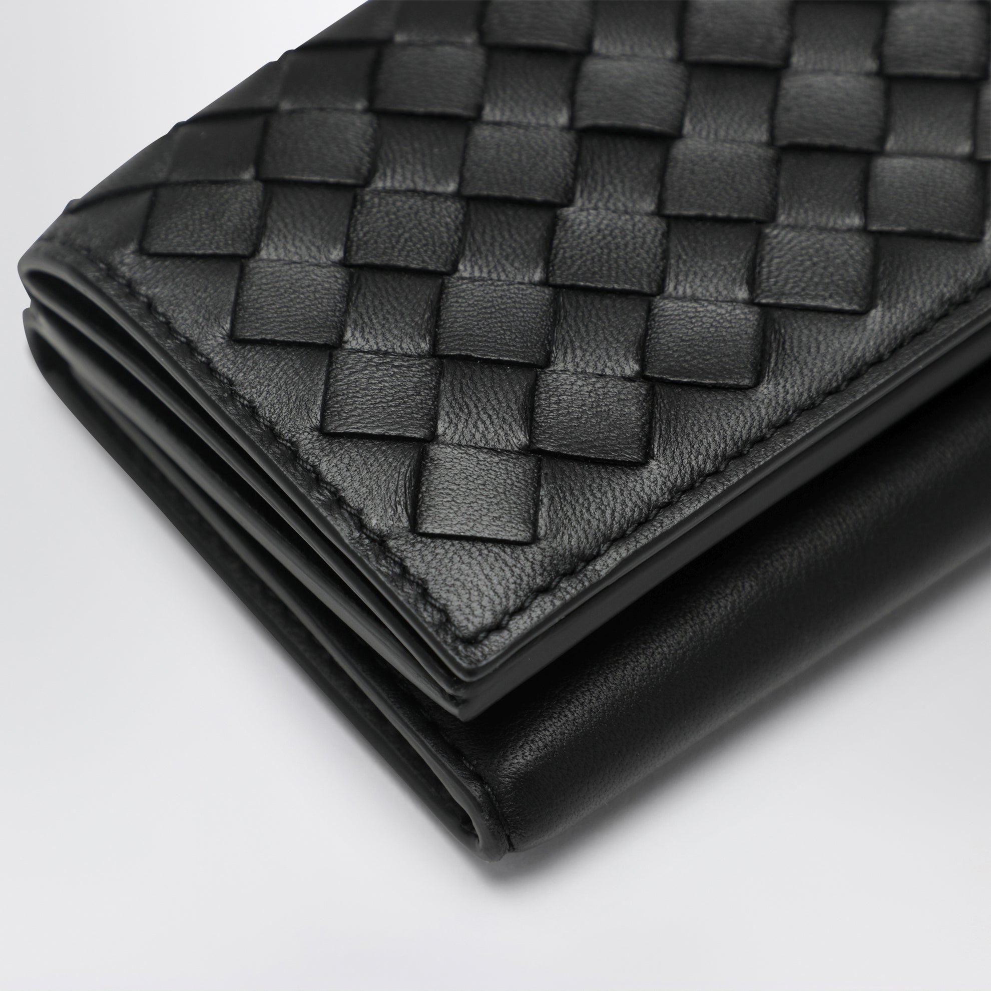Portafoglio Tri-Fold nero in Intrecciato