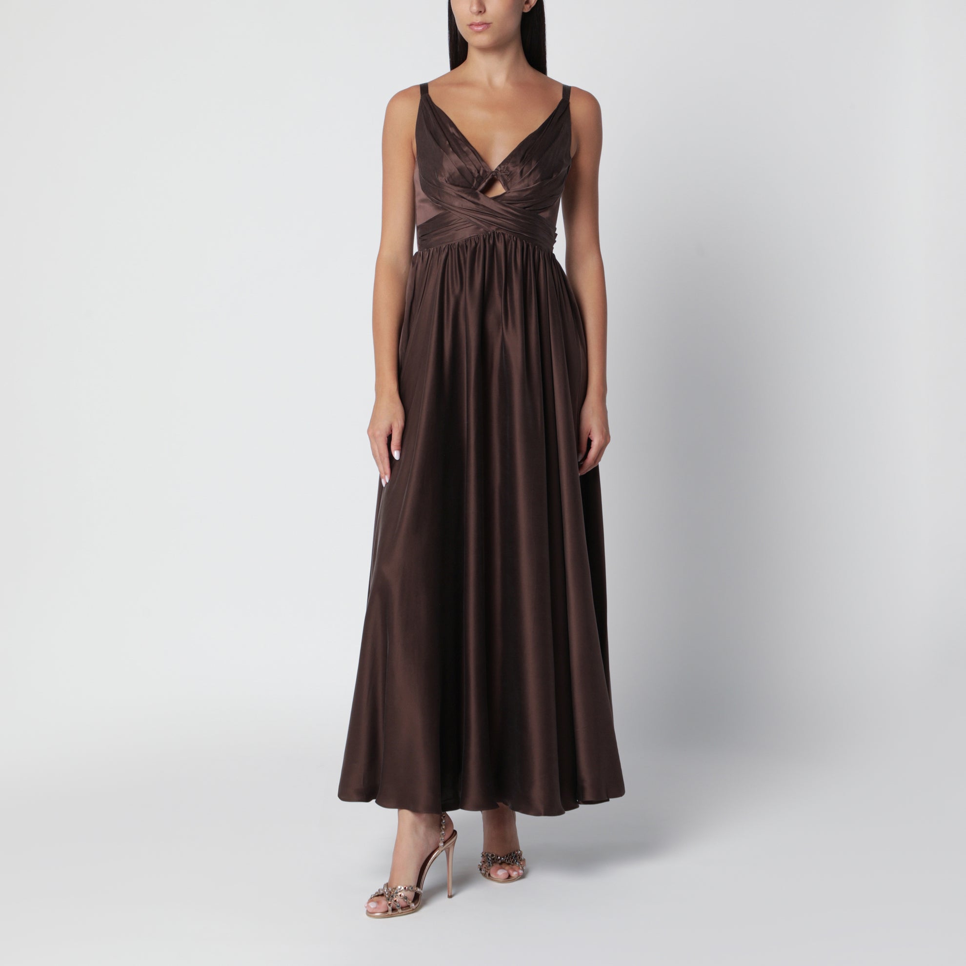Langes drapiertes Seidenkleid in Bitter Chocolate