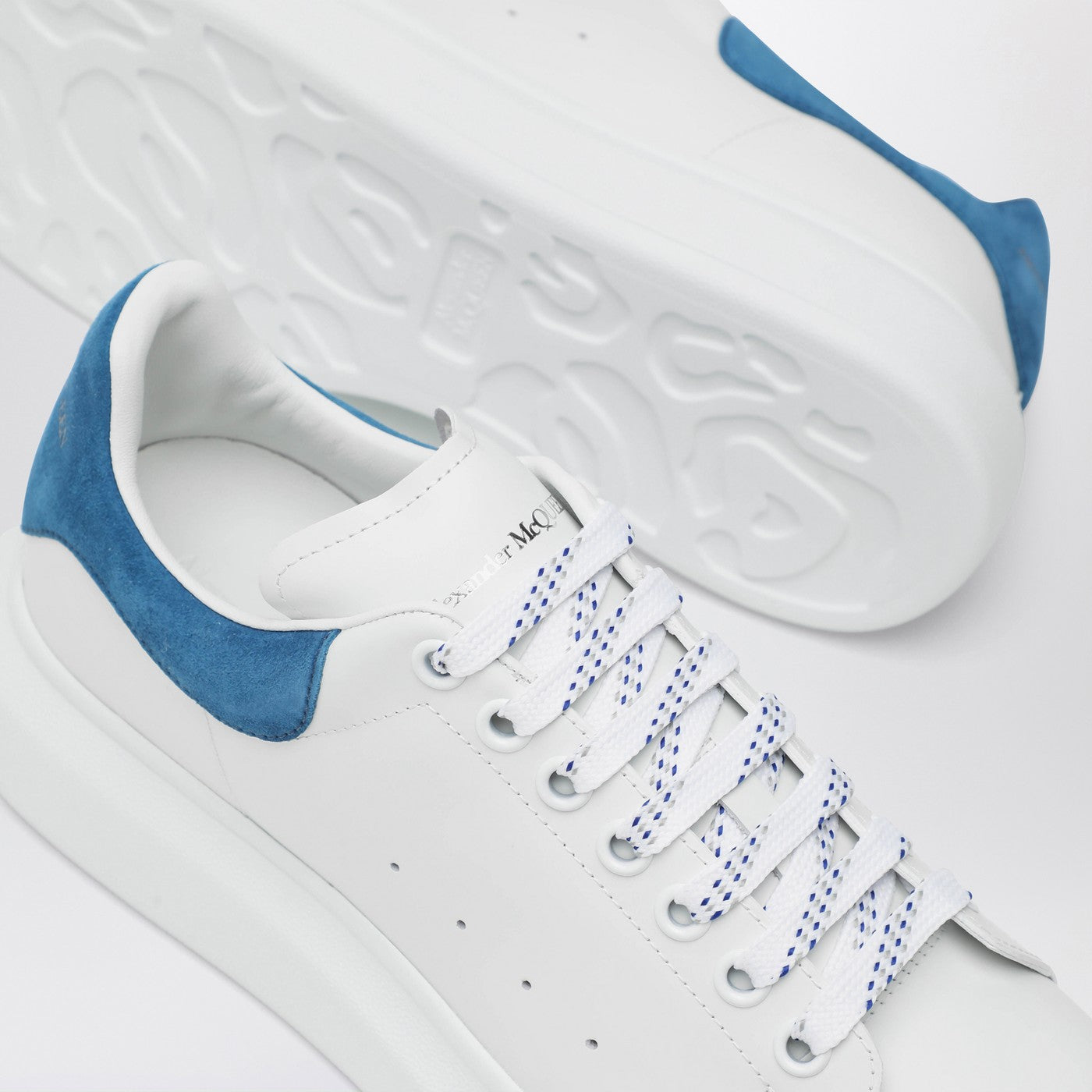 Weiß/blauer Oversize-Sneakers