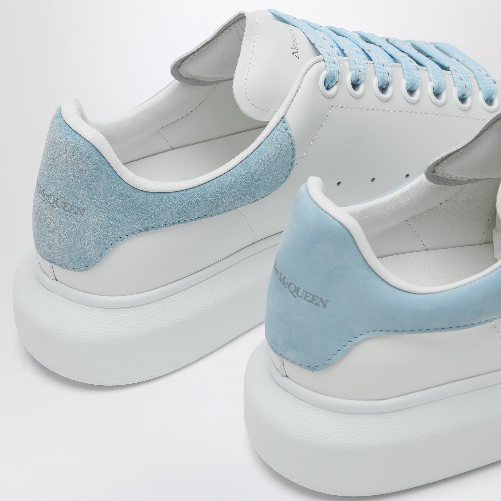 Sneakers Oversize bianca/azzurro polvere