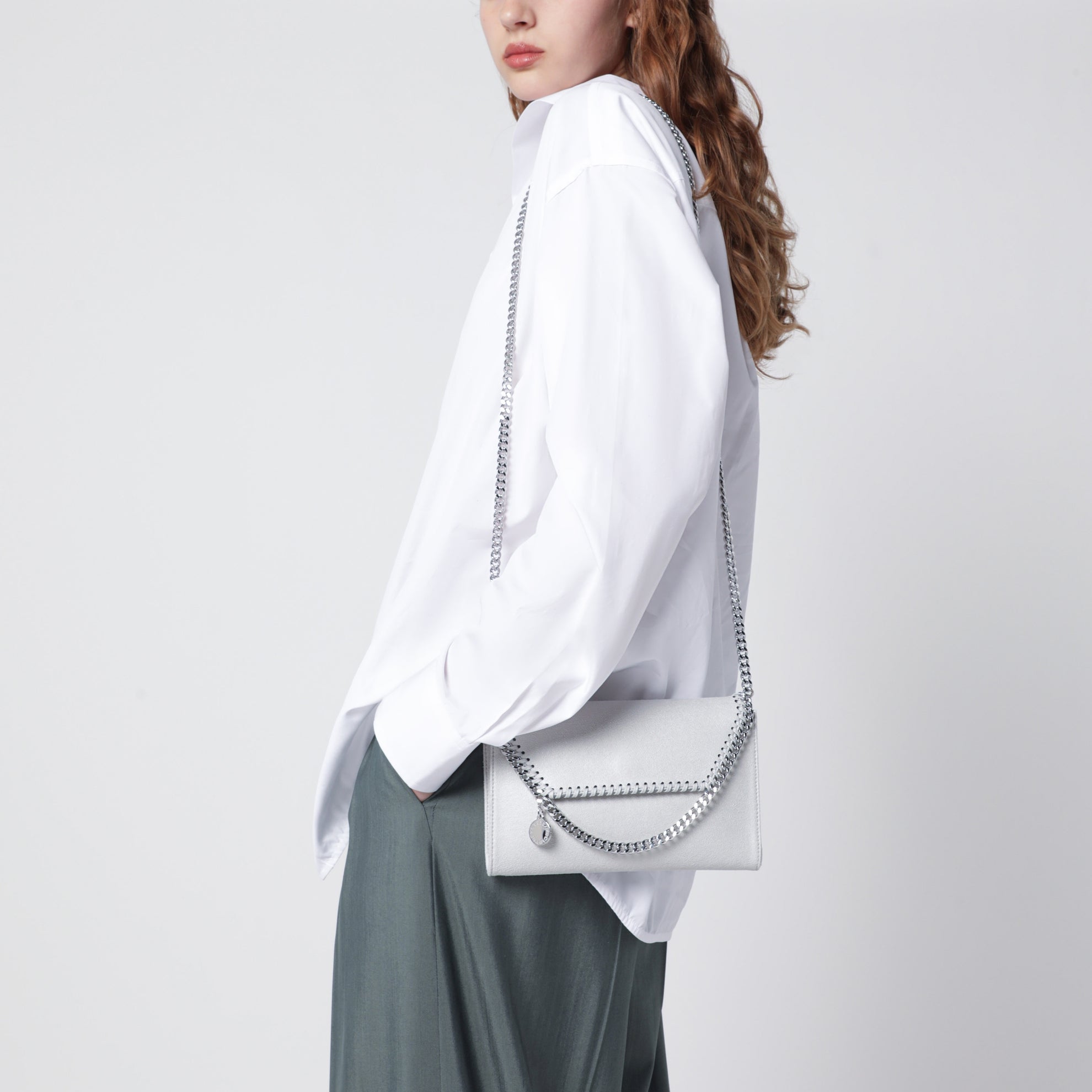 Borsa portafoglio a tracolla Falabella grigio perla