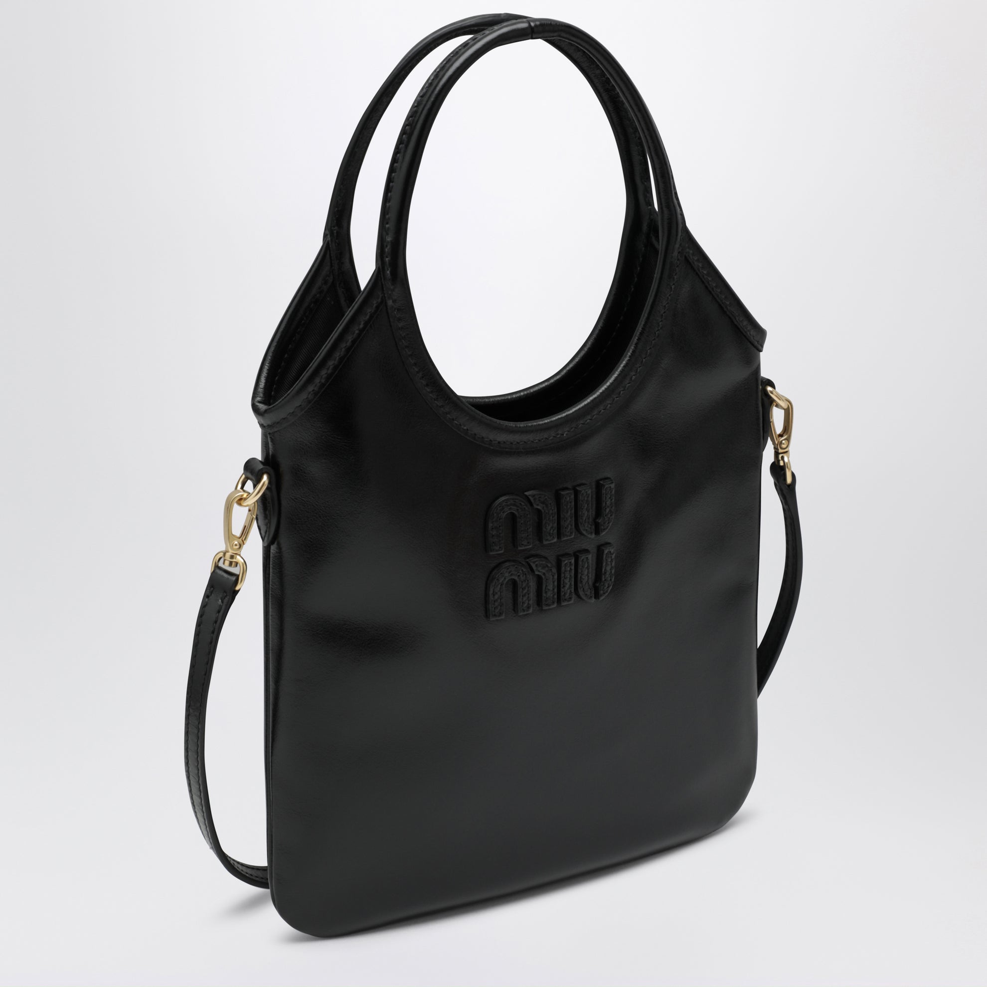 Ivy calfskin leather handbag in black