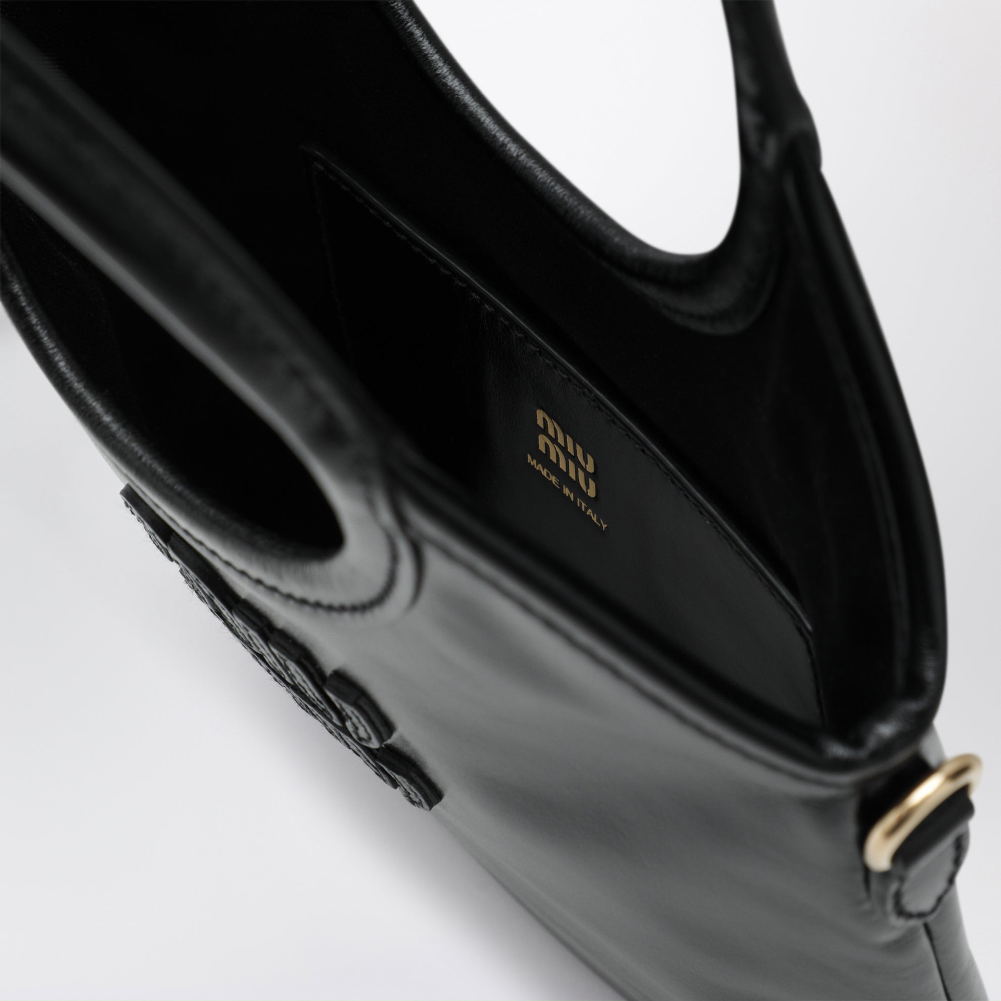 Ivy calfskin leather handbag in black
