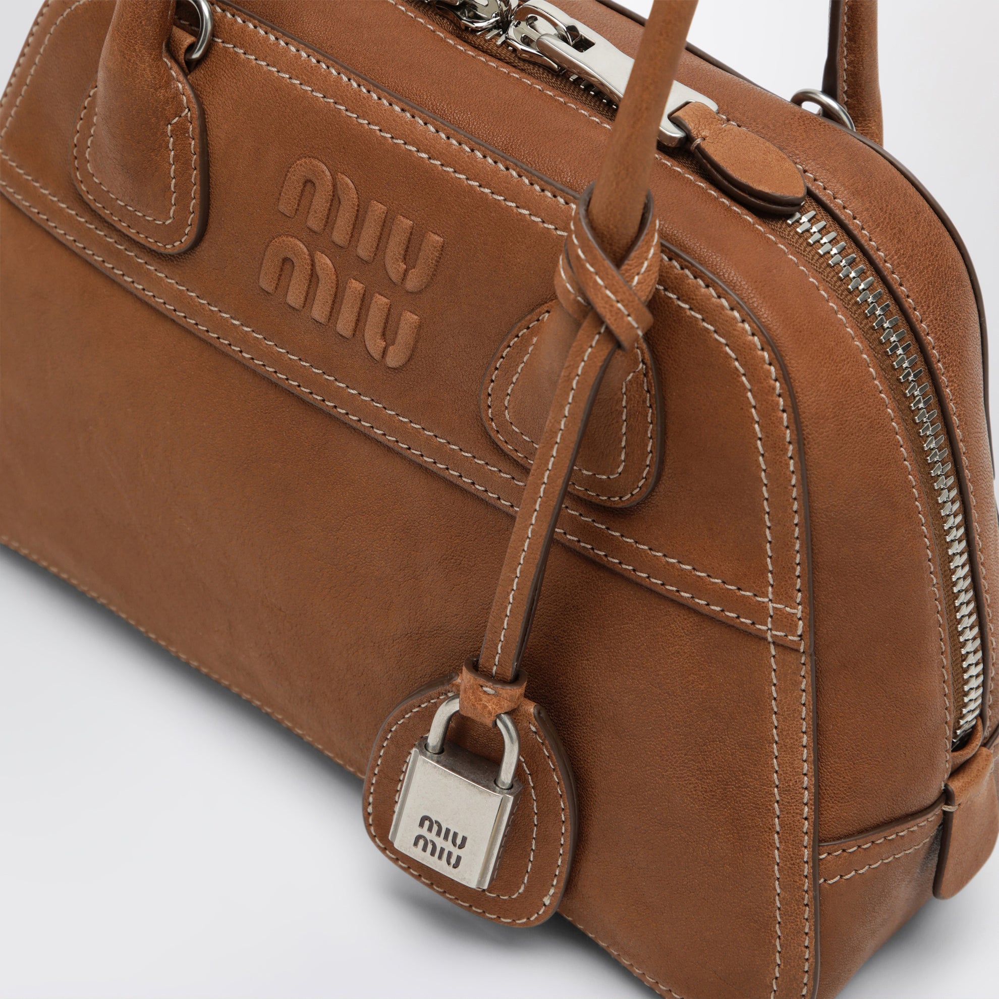 Caramel Vivant small nappa leather bag
