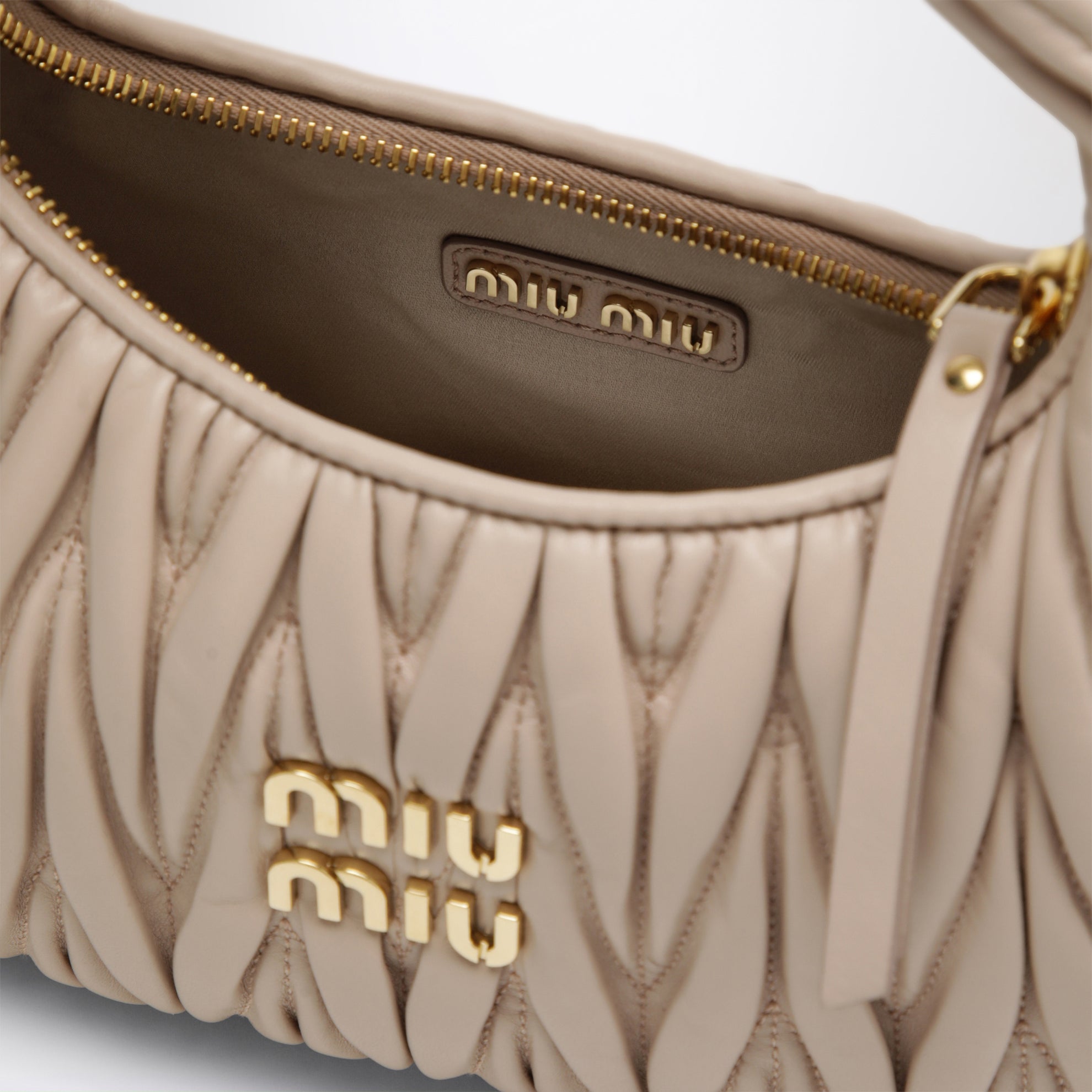Small Miu Wander bag in matelassé leather, Powder Pink