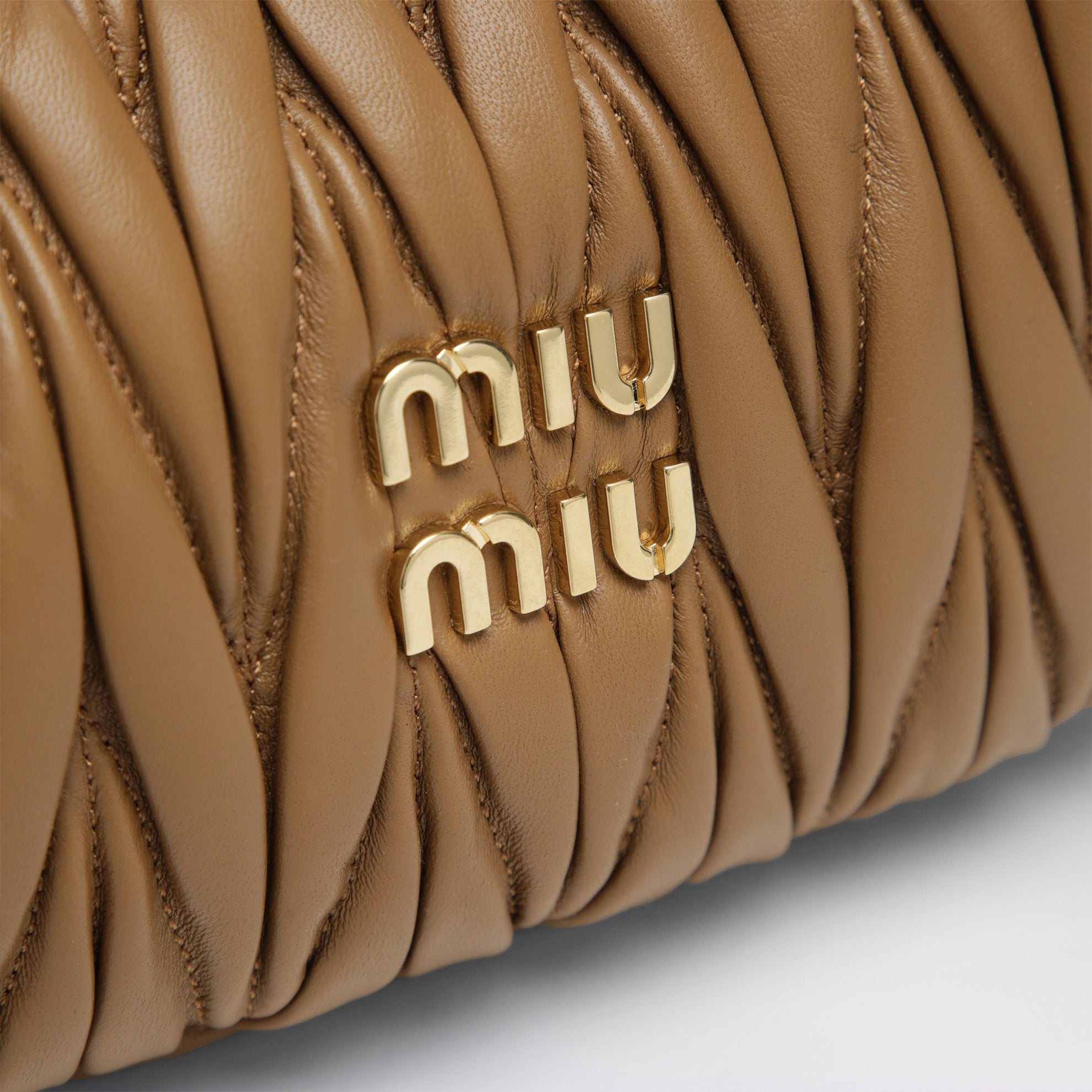 Small Miu Wander bag in matelassé leather, Caramel