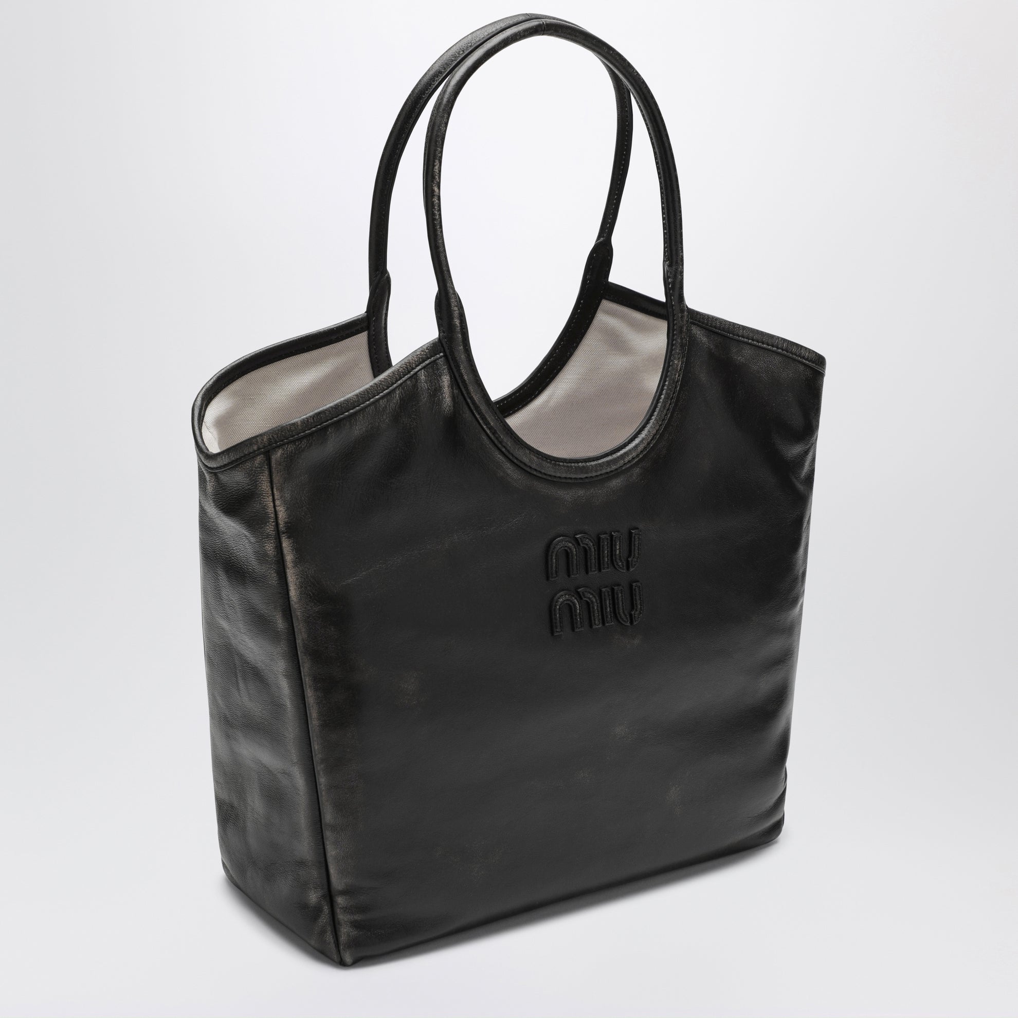 Ivy shopping tote in lambskin leather, coffee