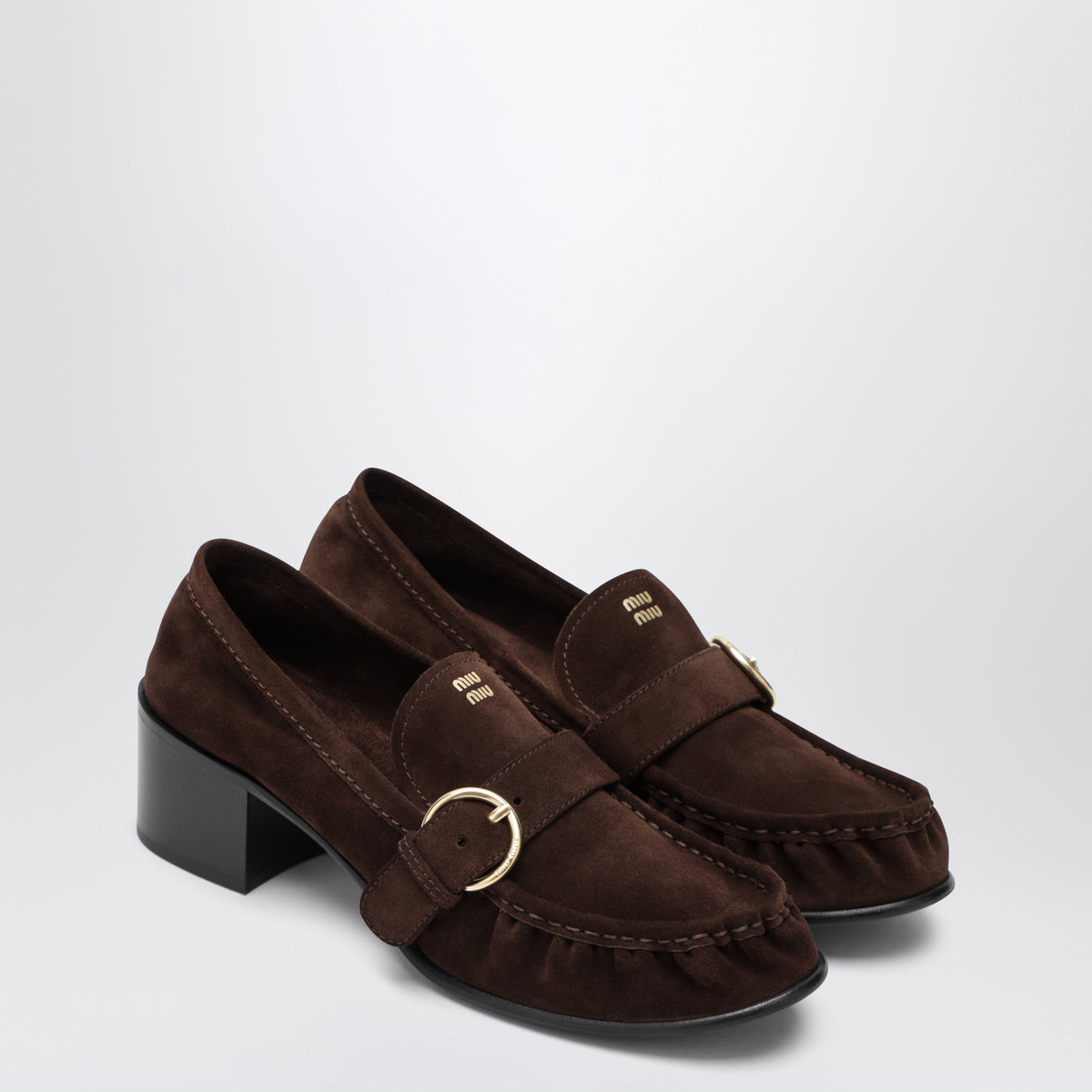 Mocassins en daim marron foncé