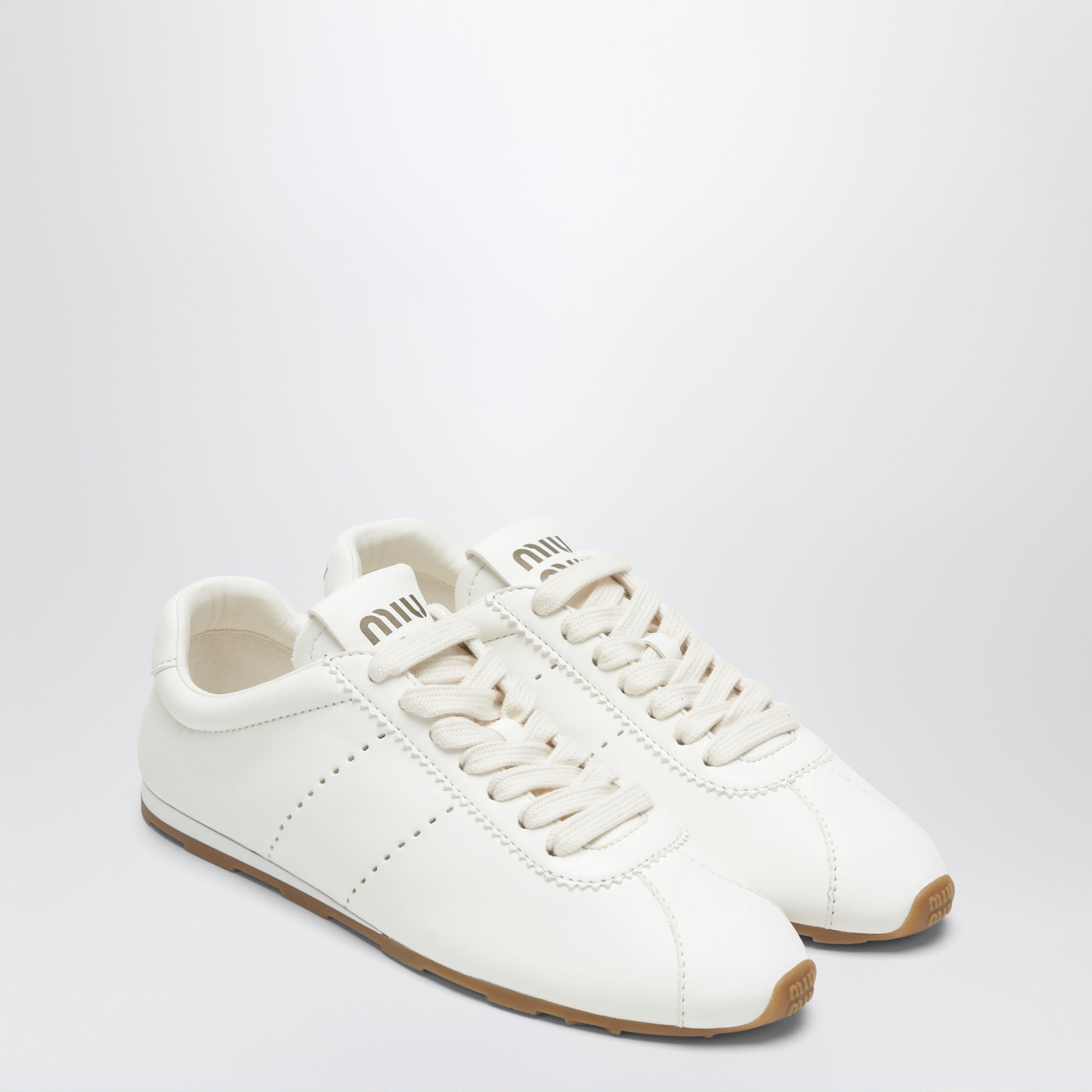 Plume elfenbeinfarbene Nappa-Sneaker