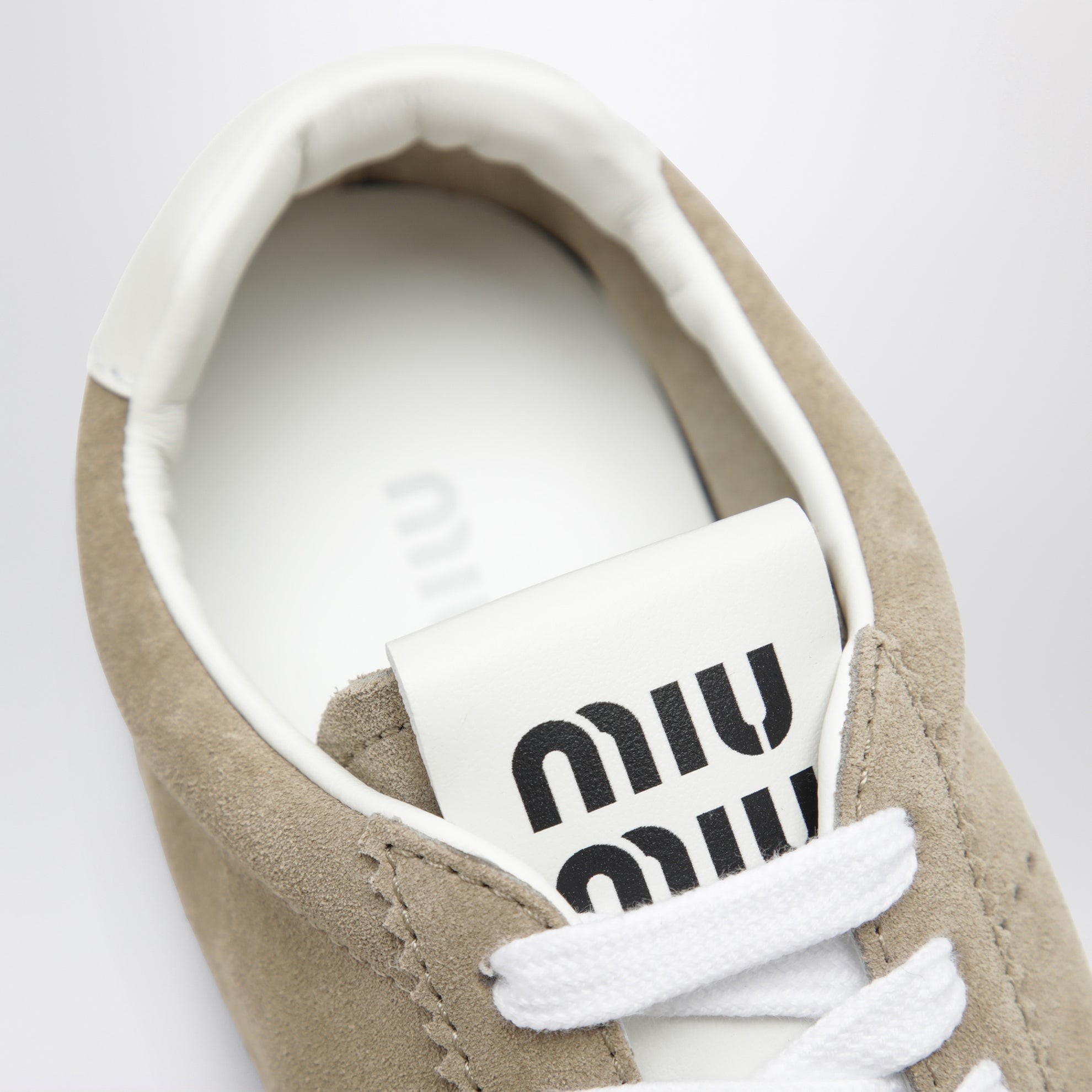 Baskets en daim Plume Desert