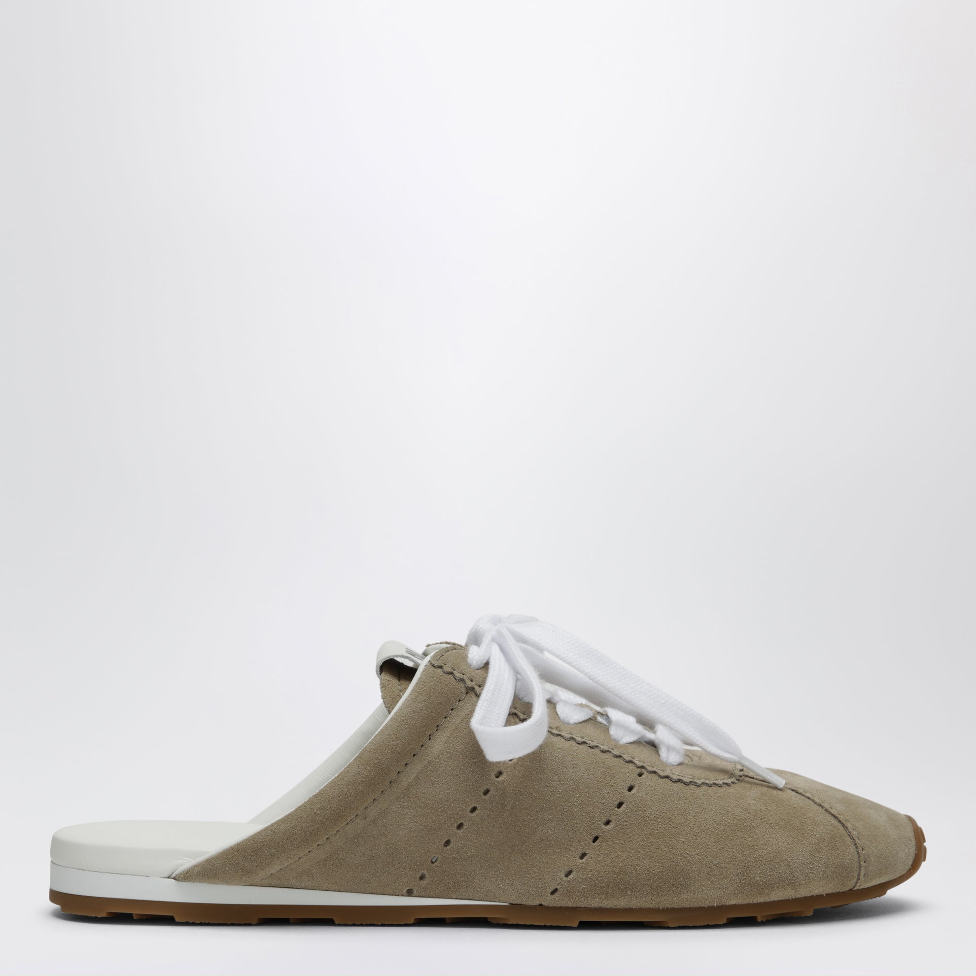 Sabot Plume color deserto in pelle scamosciata