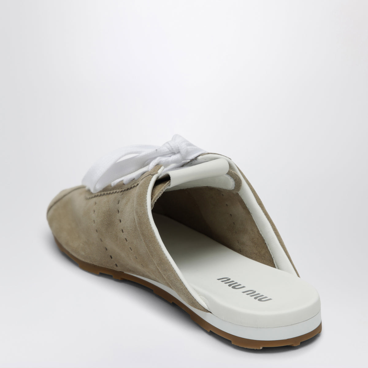 Sabot Plume color deserto in pelle scamosciata