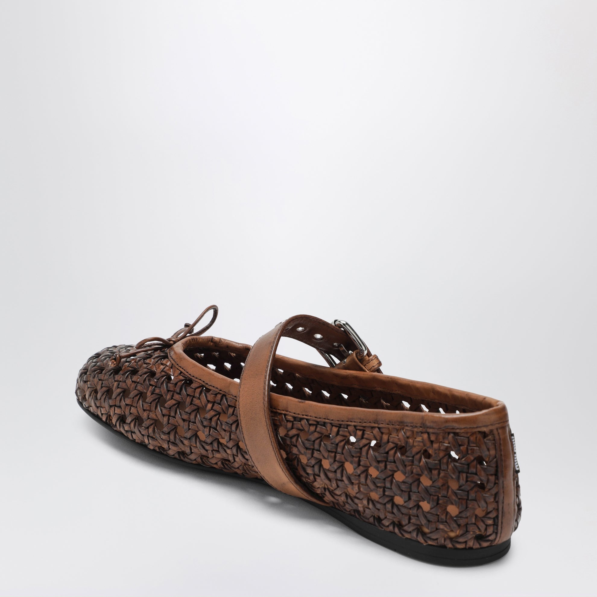 Ballerines perforées en cuir couleur Cognac