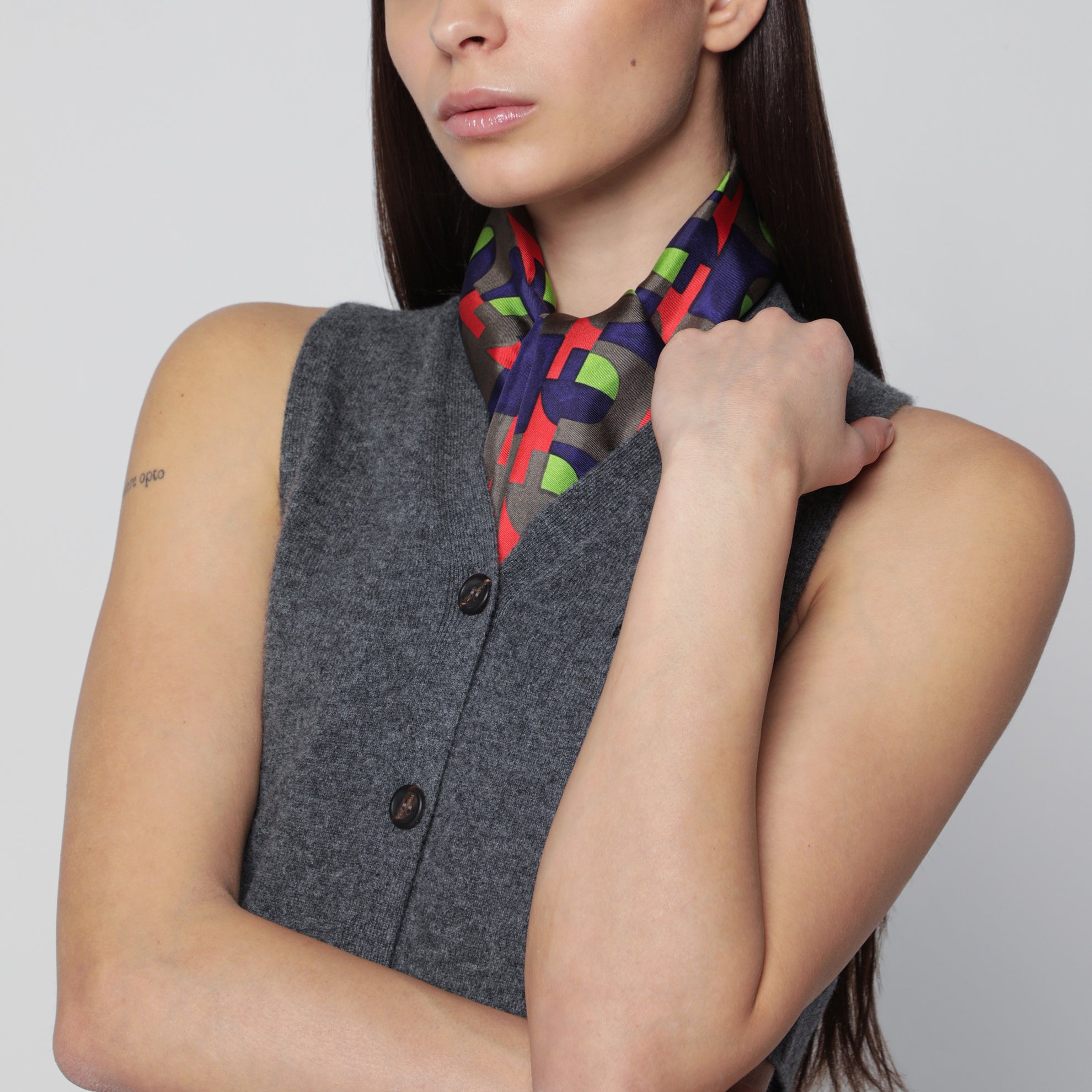 Foulard stampato in twill di seta assenzio/begonia
