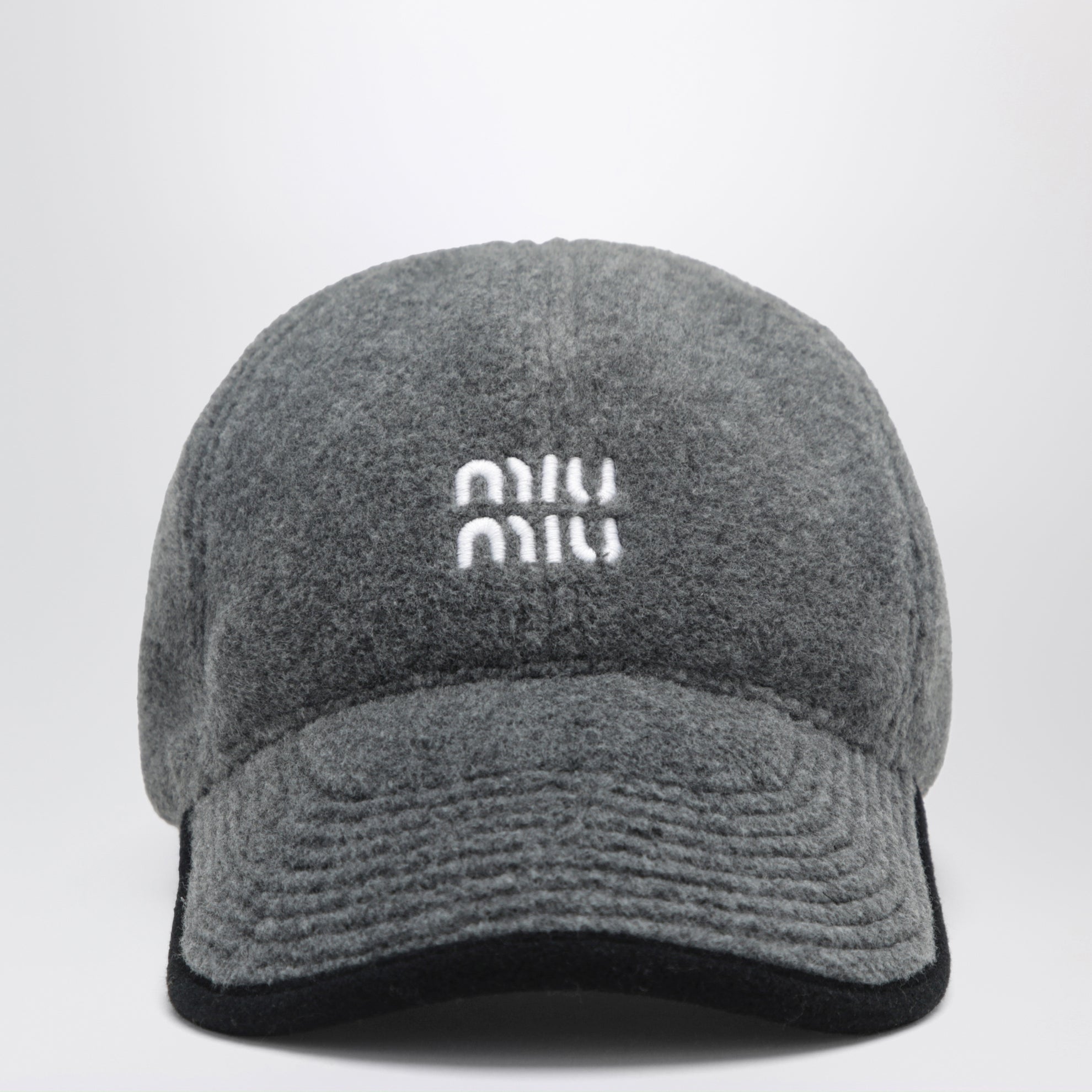 Cappello da baseball grigio in pile