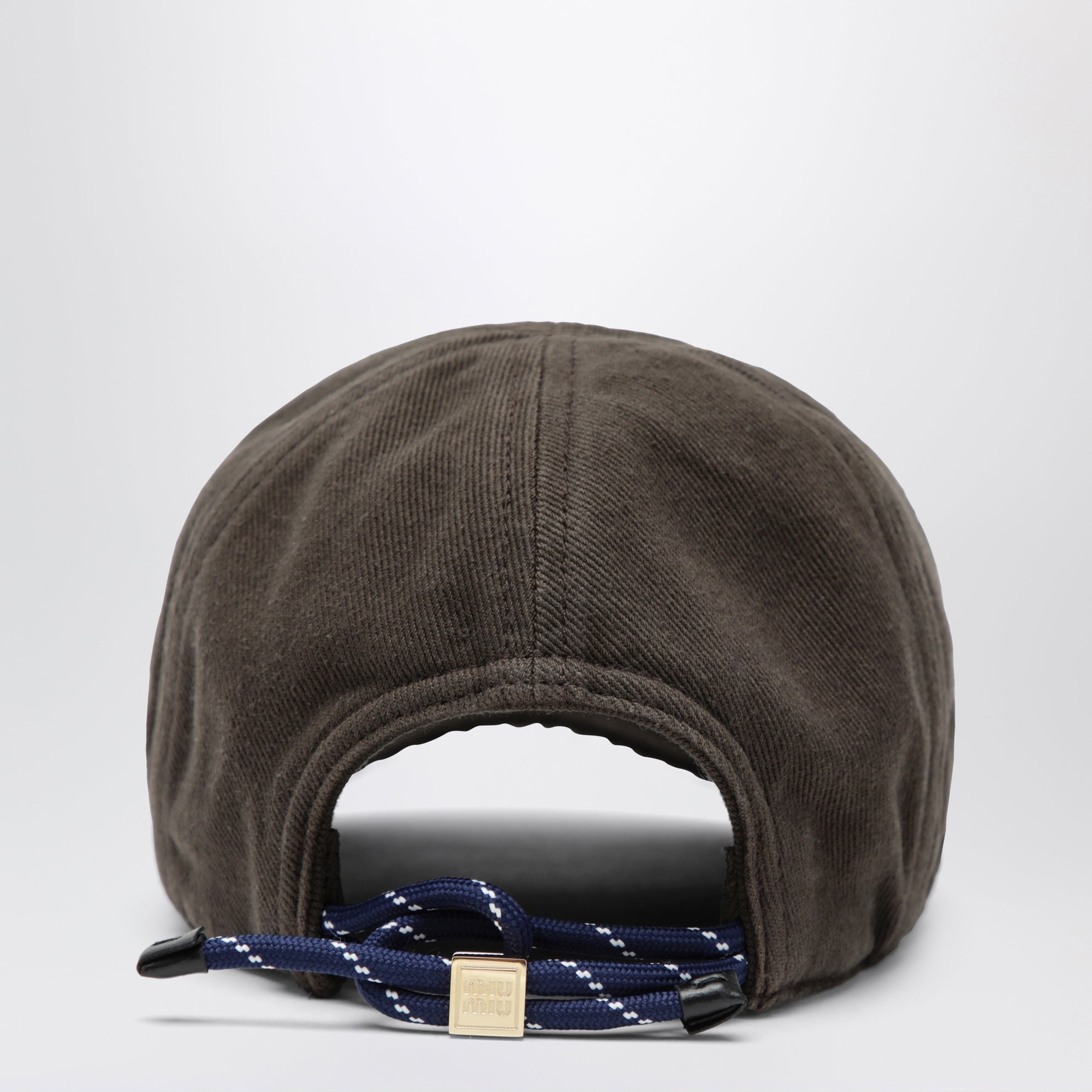 Washed denim baseball cap in dark brown and blue