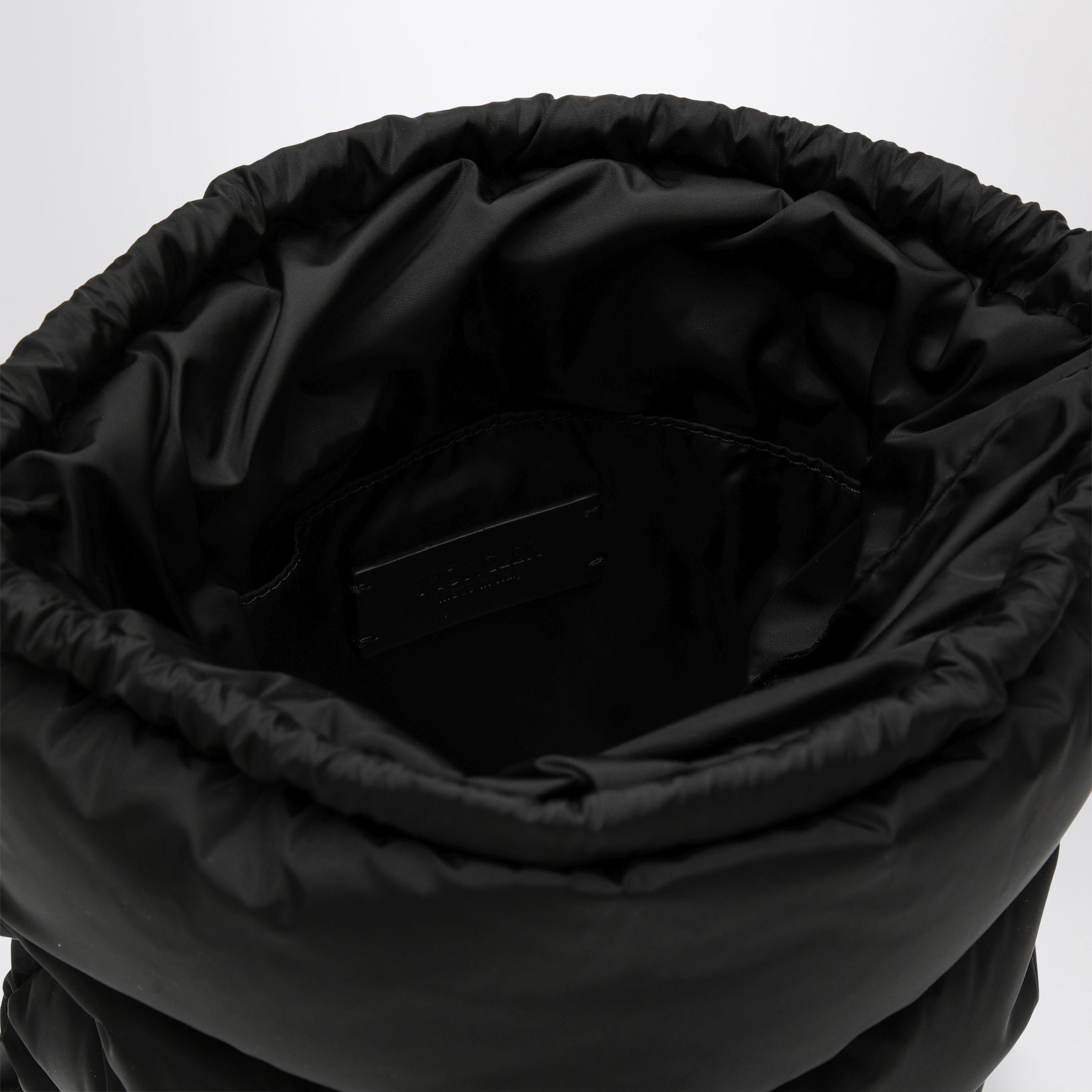 Caradoc schwarze Eimer Tasche