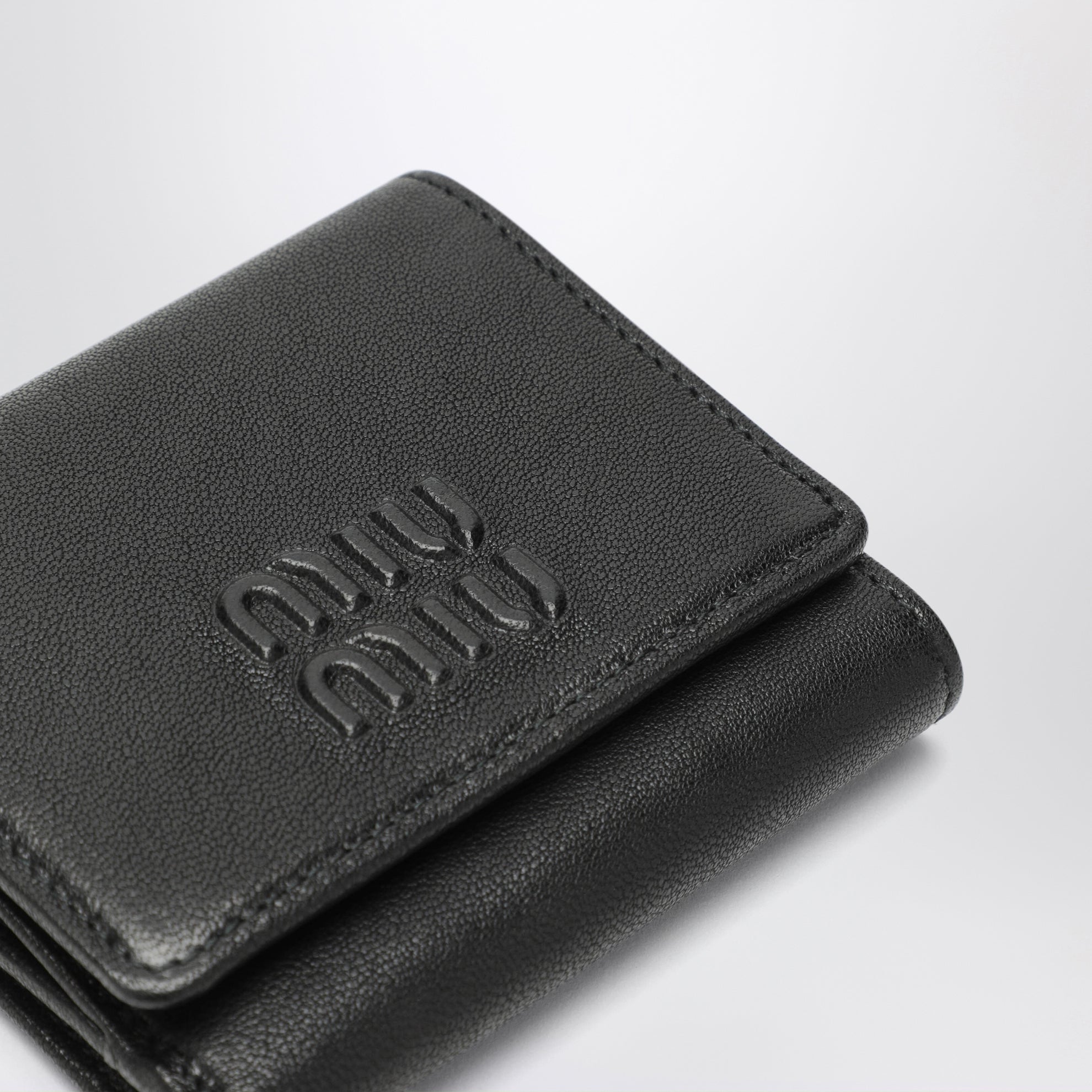 Petit portefeuille noir en nappa