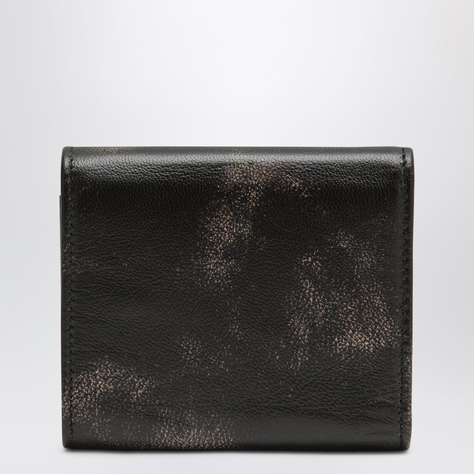 Coffee-coloured three-compartment wallet with a vintage look
