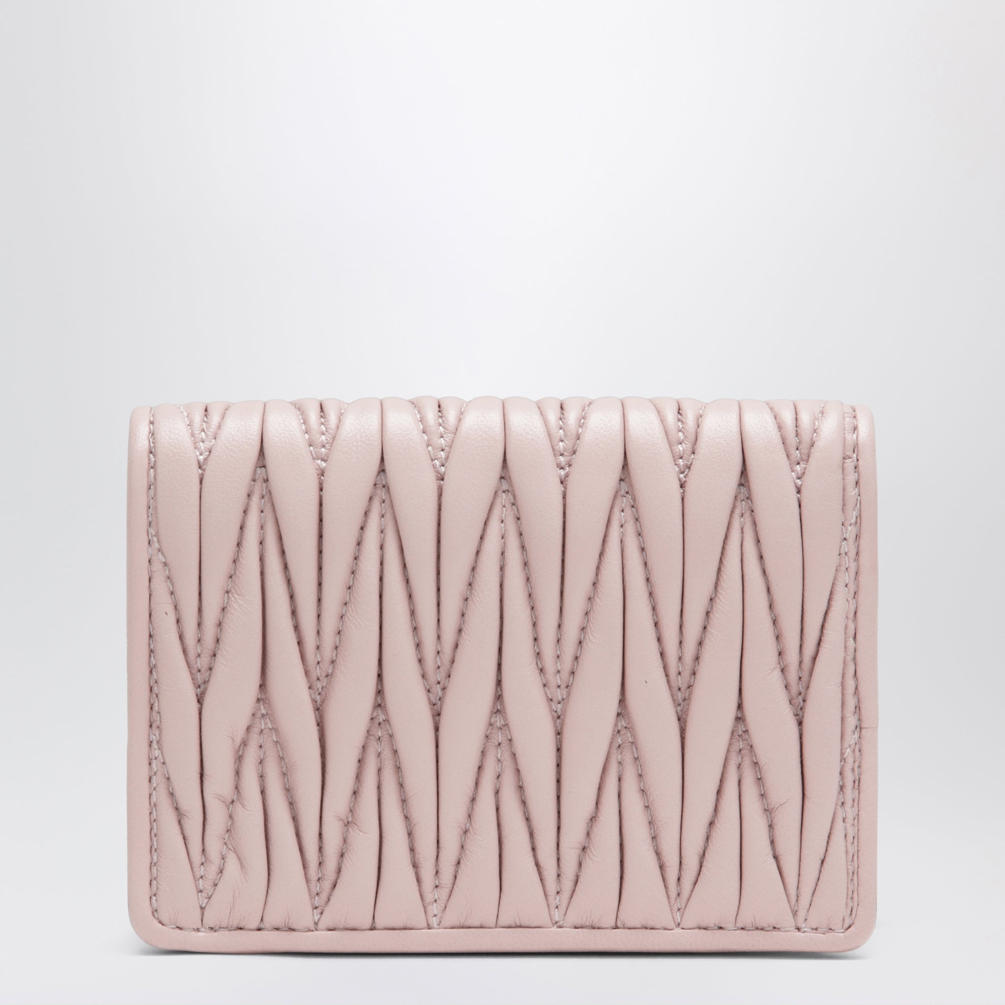 Compact wallet in matelassé nappa leather, Alabaster