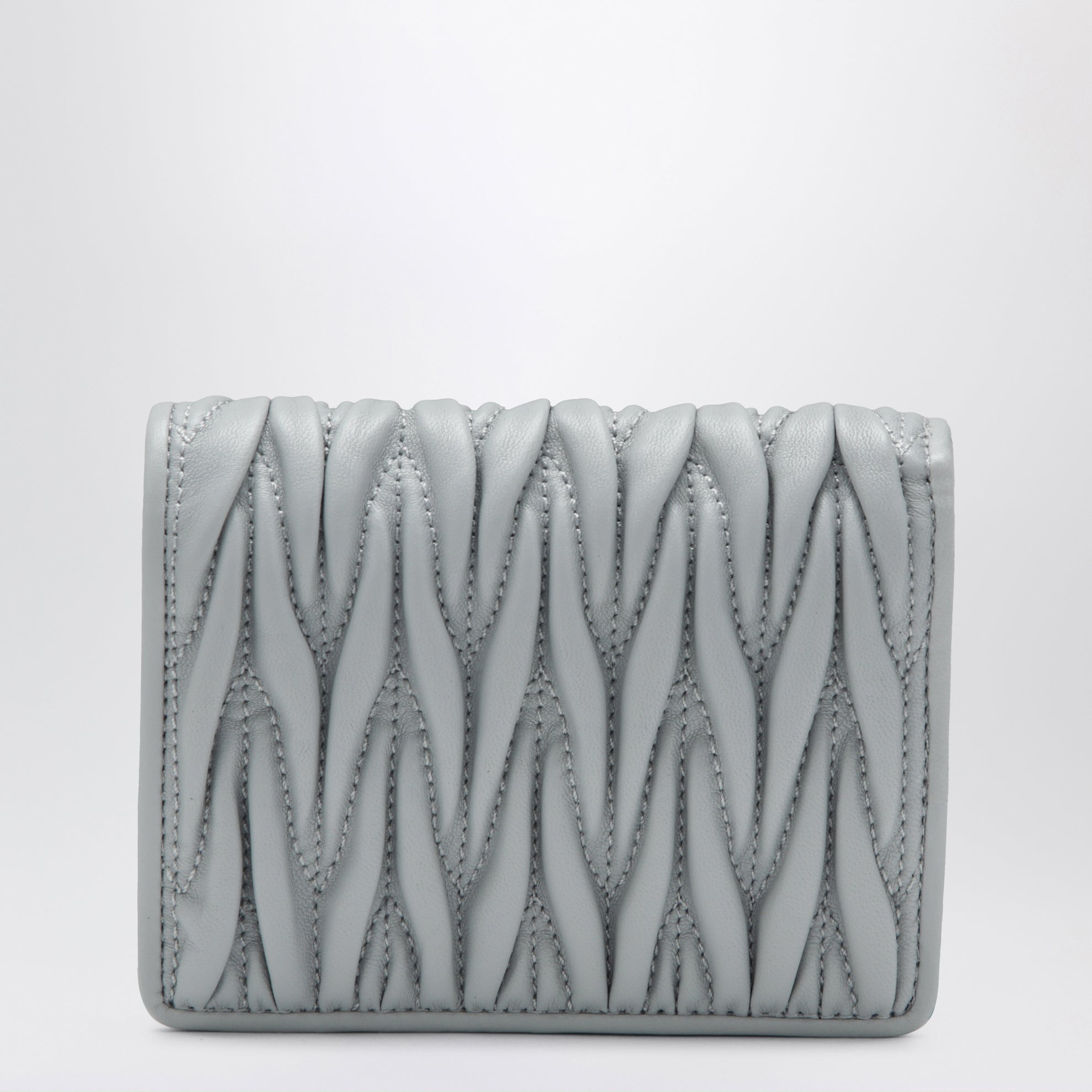 Portefeuille en cuir nappa matelassé couleur perle